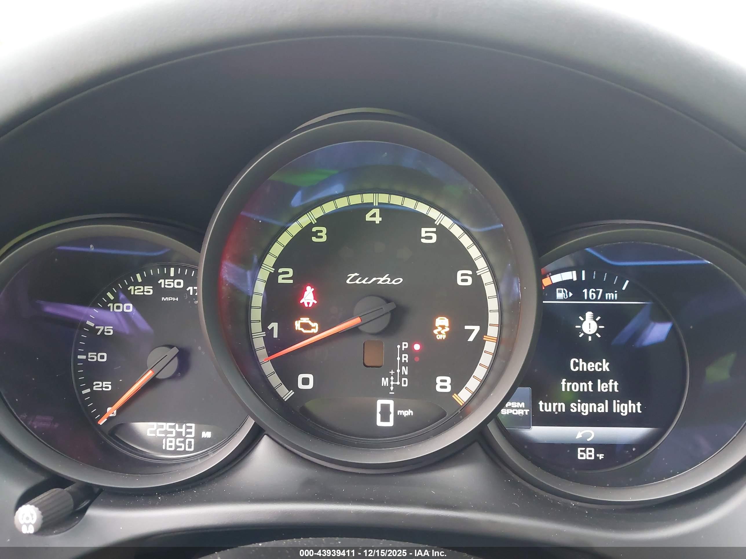 PORSCHE MACAN image 7