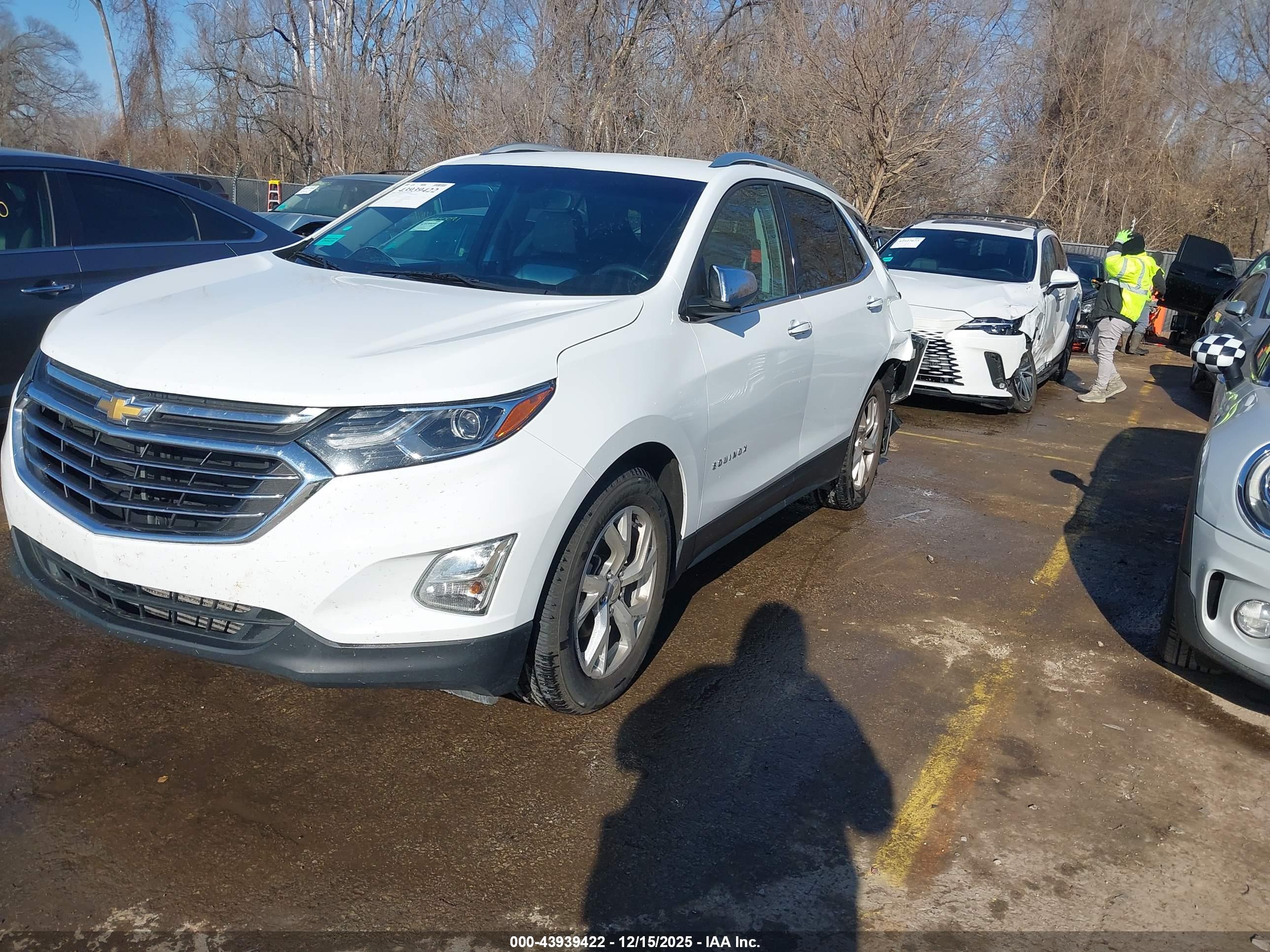 CHEVROLET EQUINOX image 2