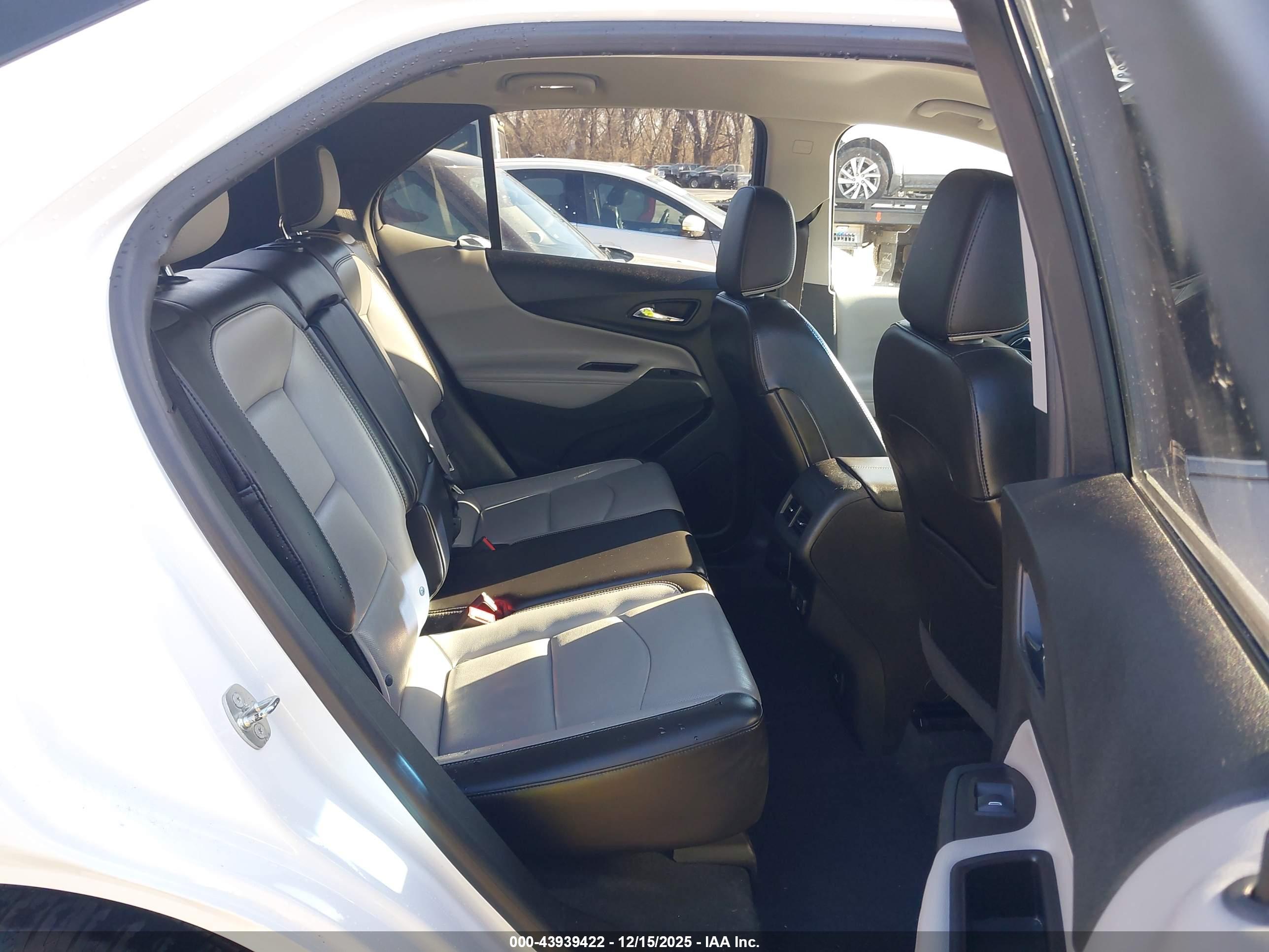 CHEVROLET EQUINOX image 8