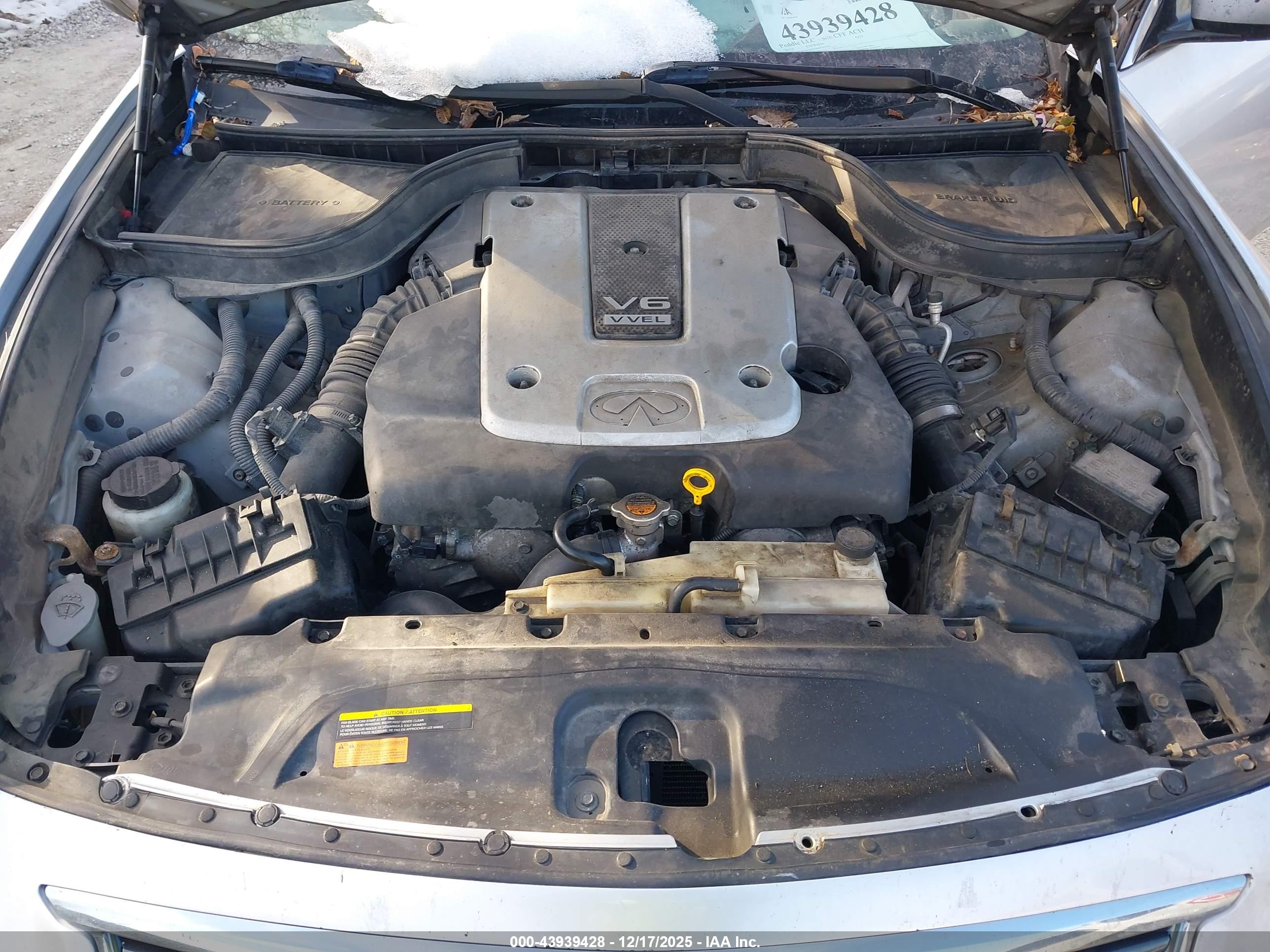 INFINITI G37 image 10