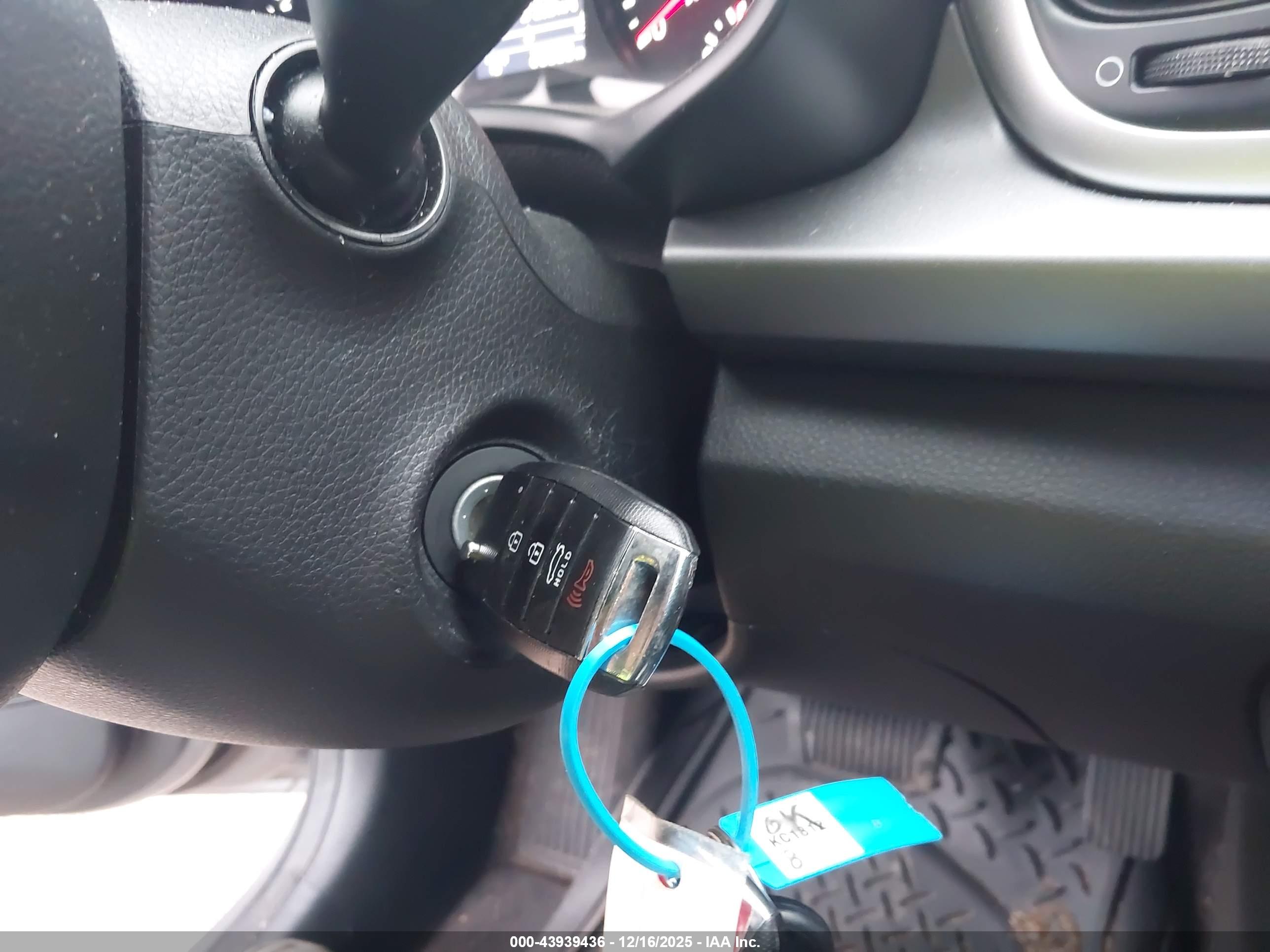 KIA RIO image 11