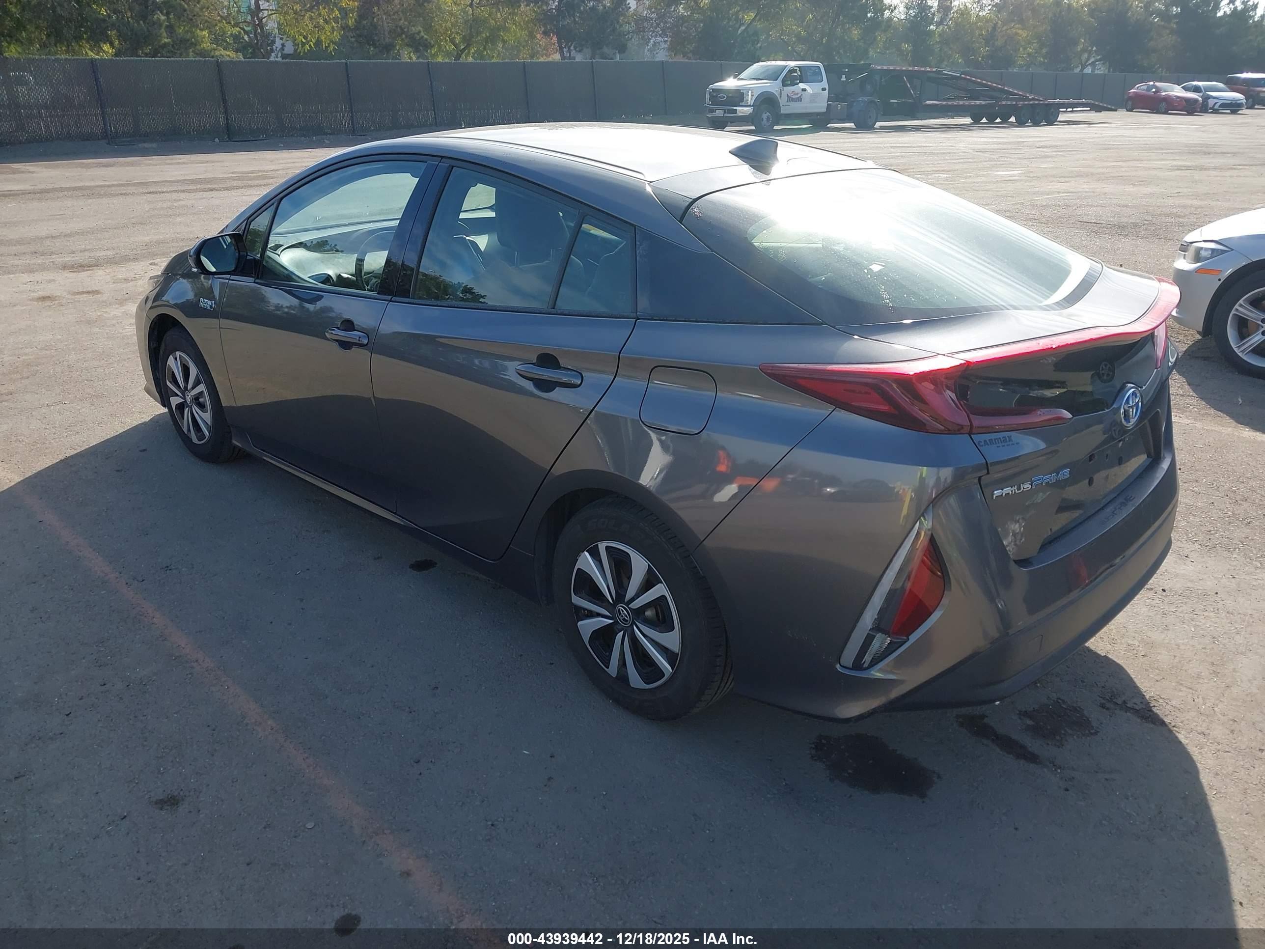 TOYOTA PRIUS image 3