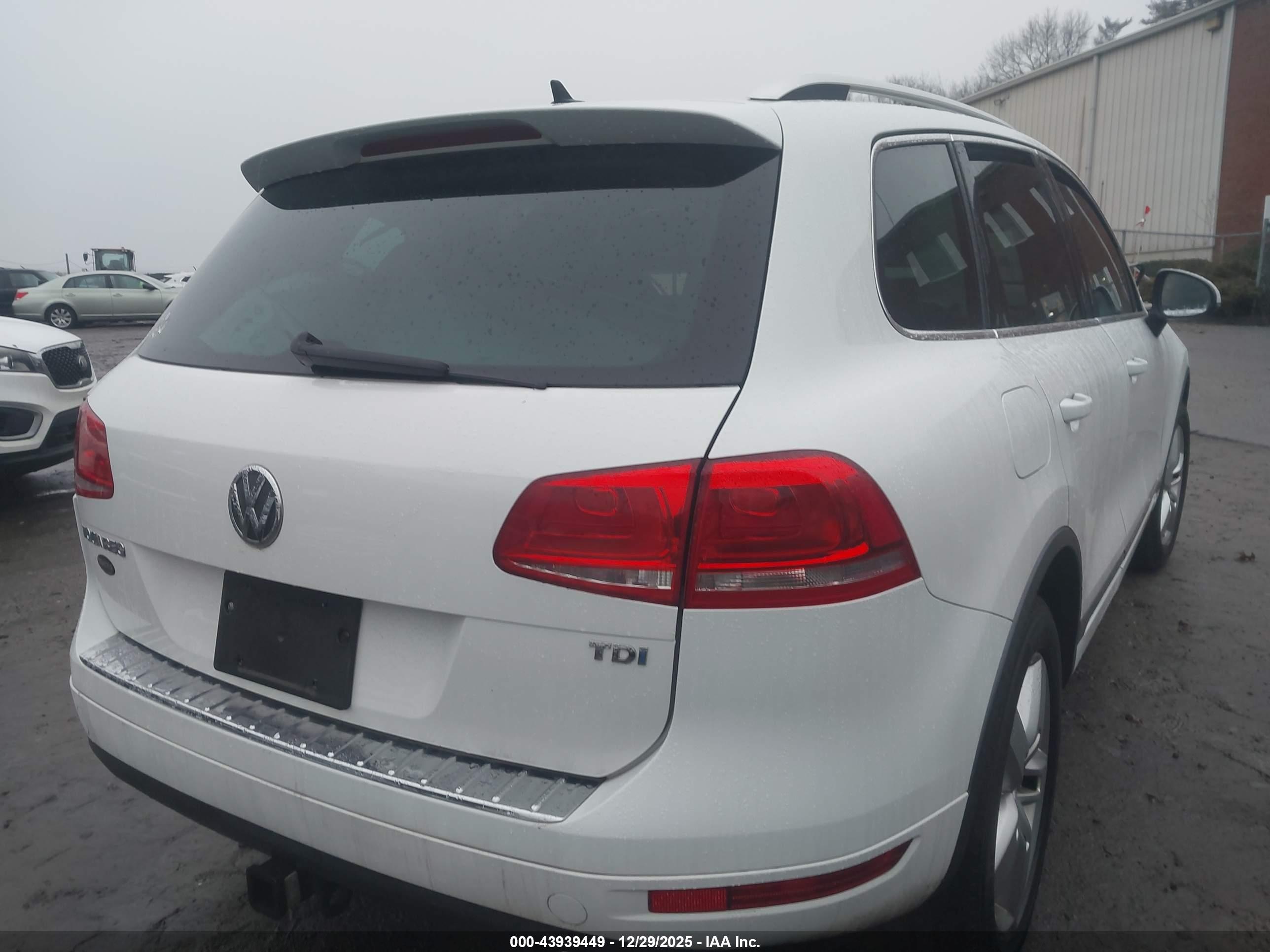 VOLKSWAGEN TOUAREG image 4