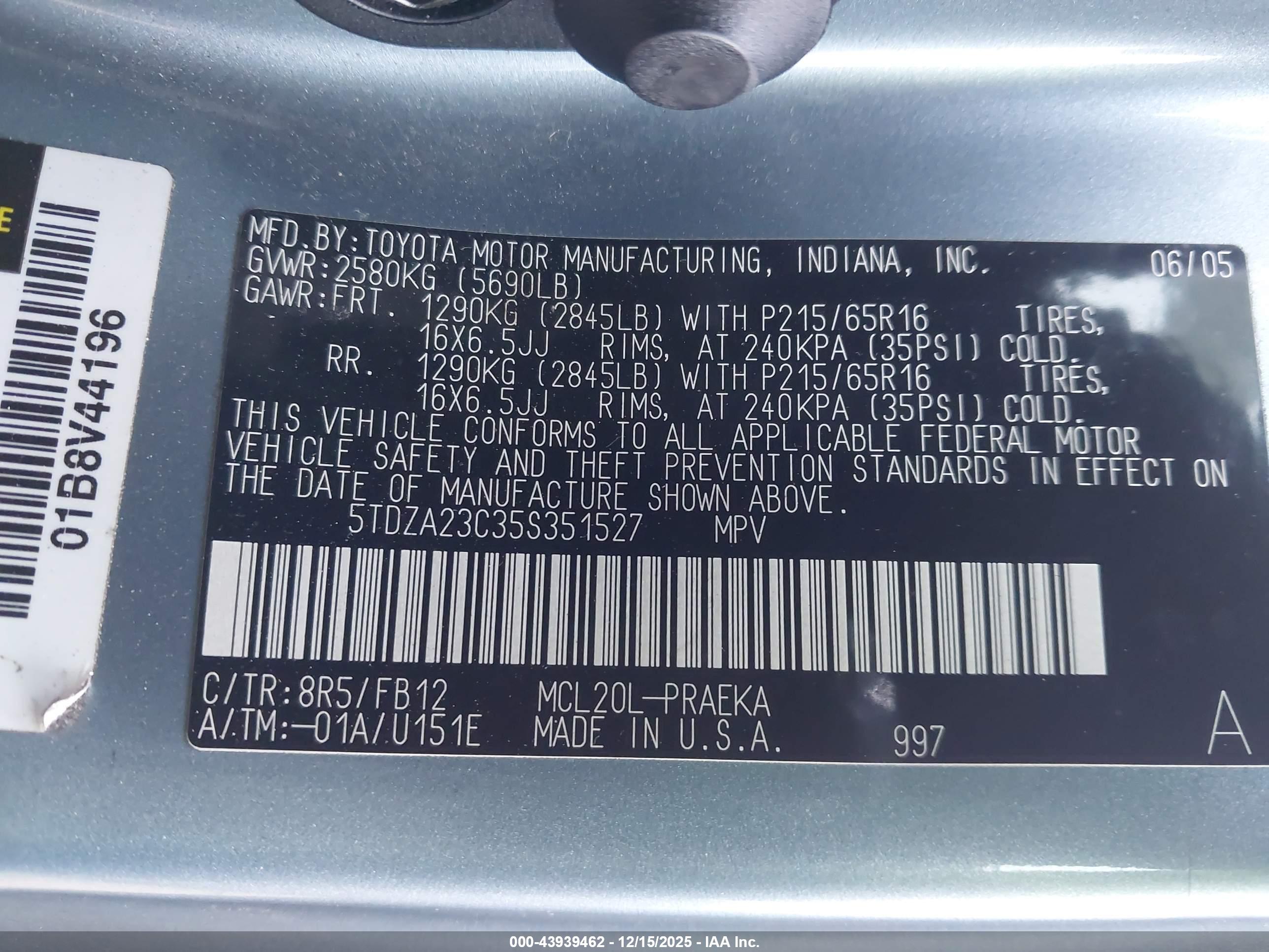 TOYOTA SIENNA image 9