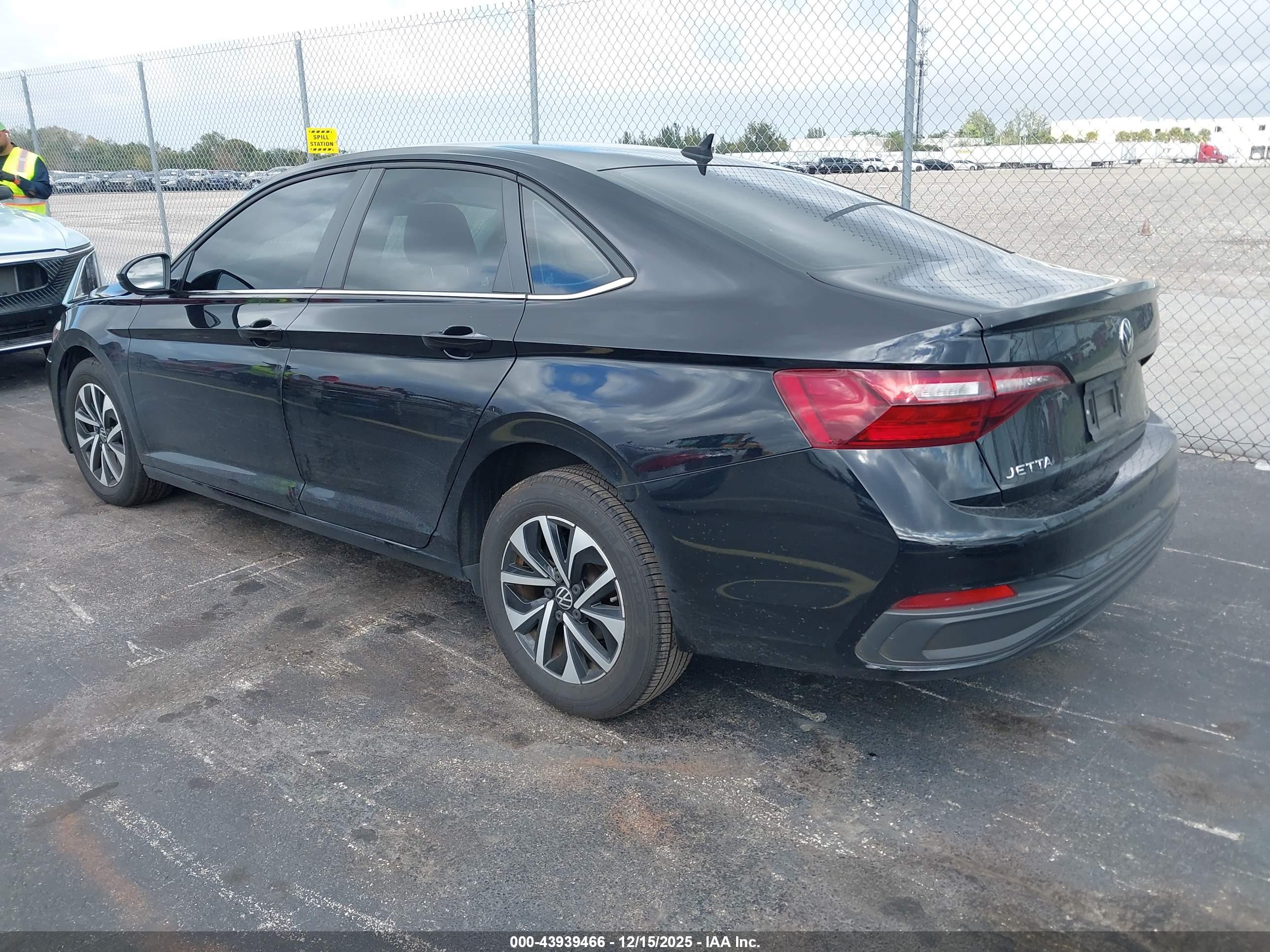 VOLKSWAGEN JETTA image 3