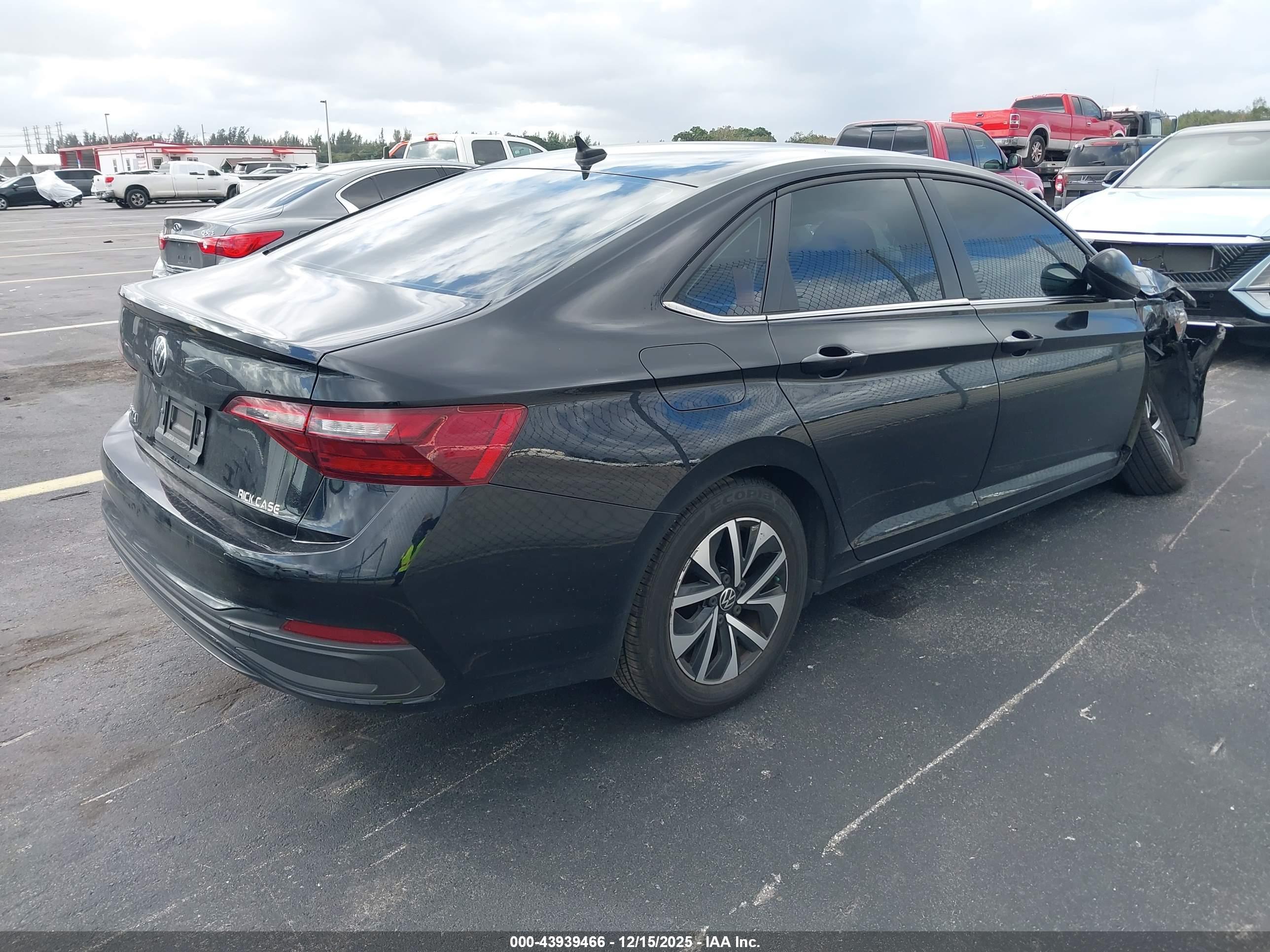 VOLKSWAGEN JETTA image 4