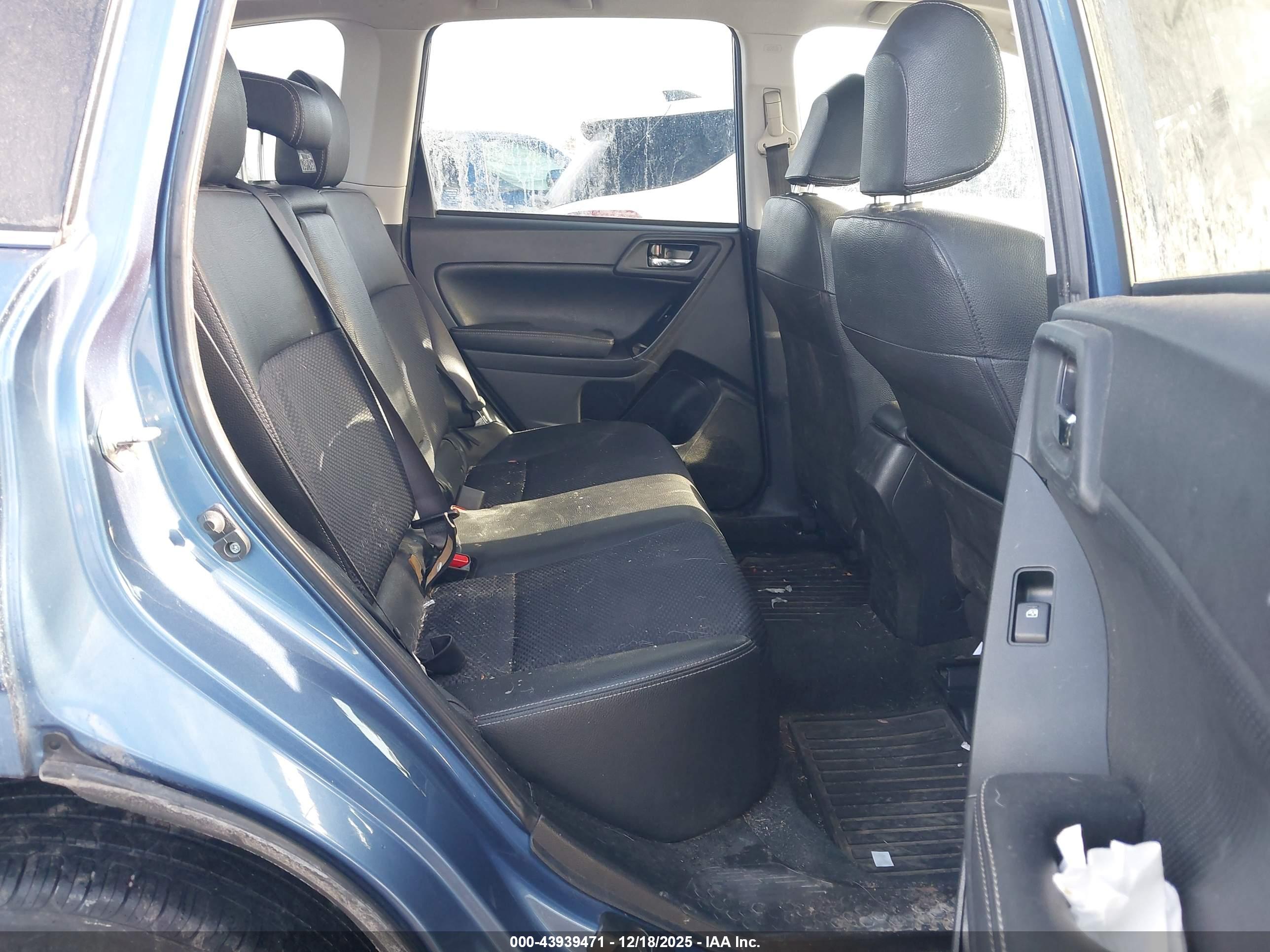 SUBARU FORESTER image 8