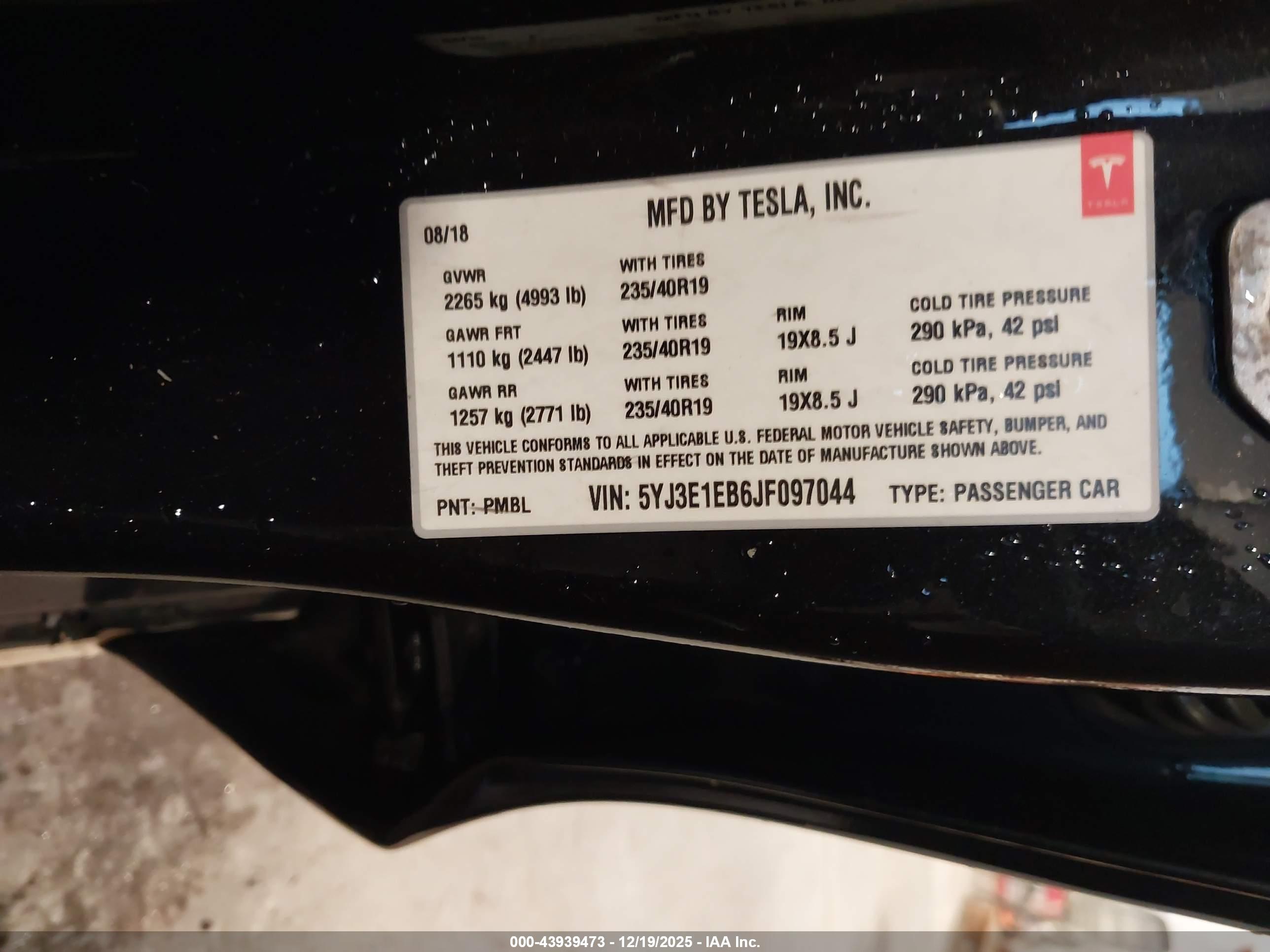 TESLA MODEL image 9