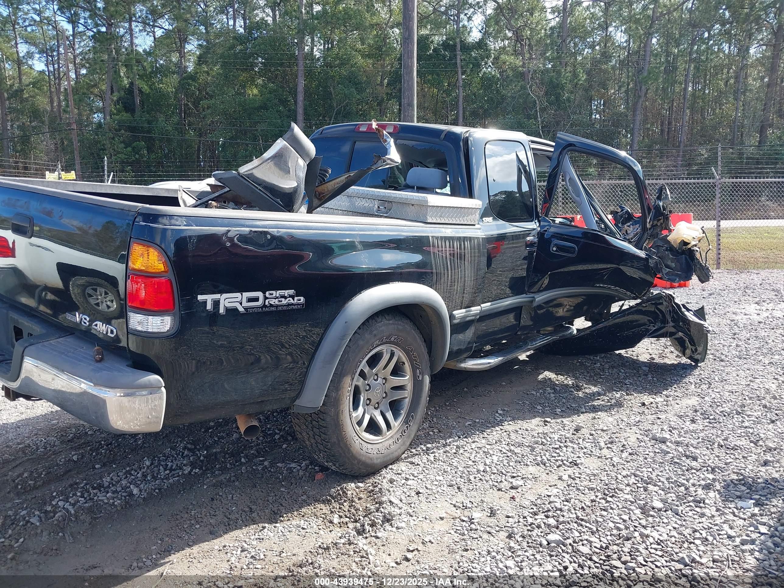 TOYOTA TUNDRA image 4