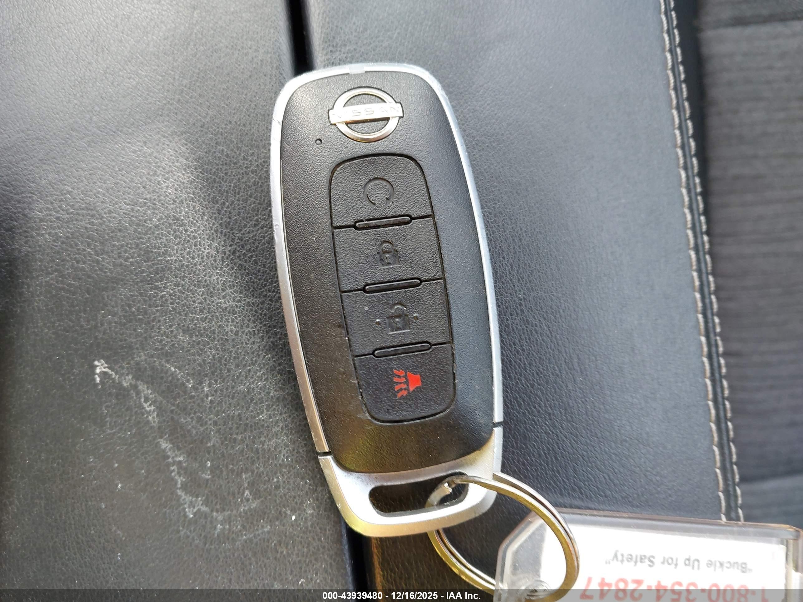 NISSAN ROGUE image 11
