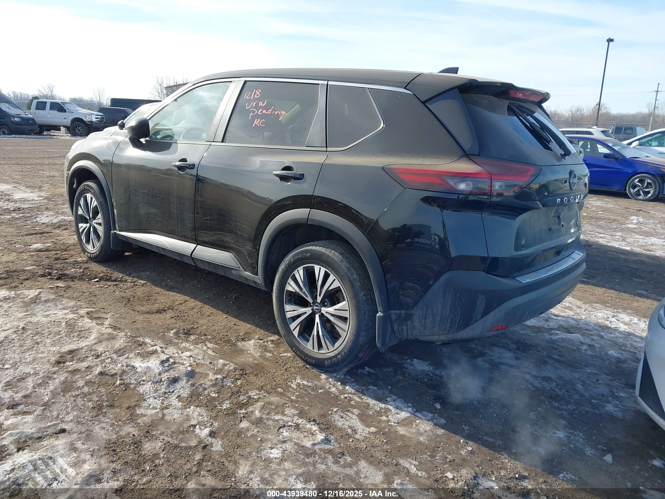 NISSAN ROGUE image 3