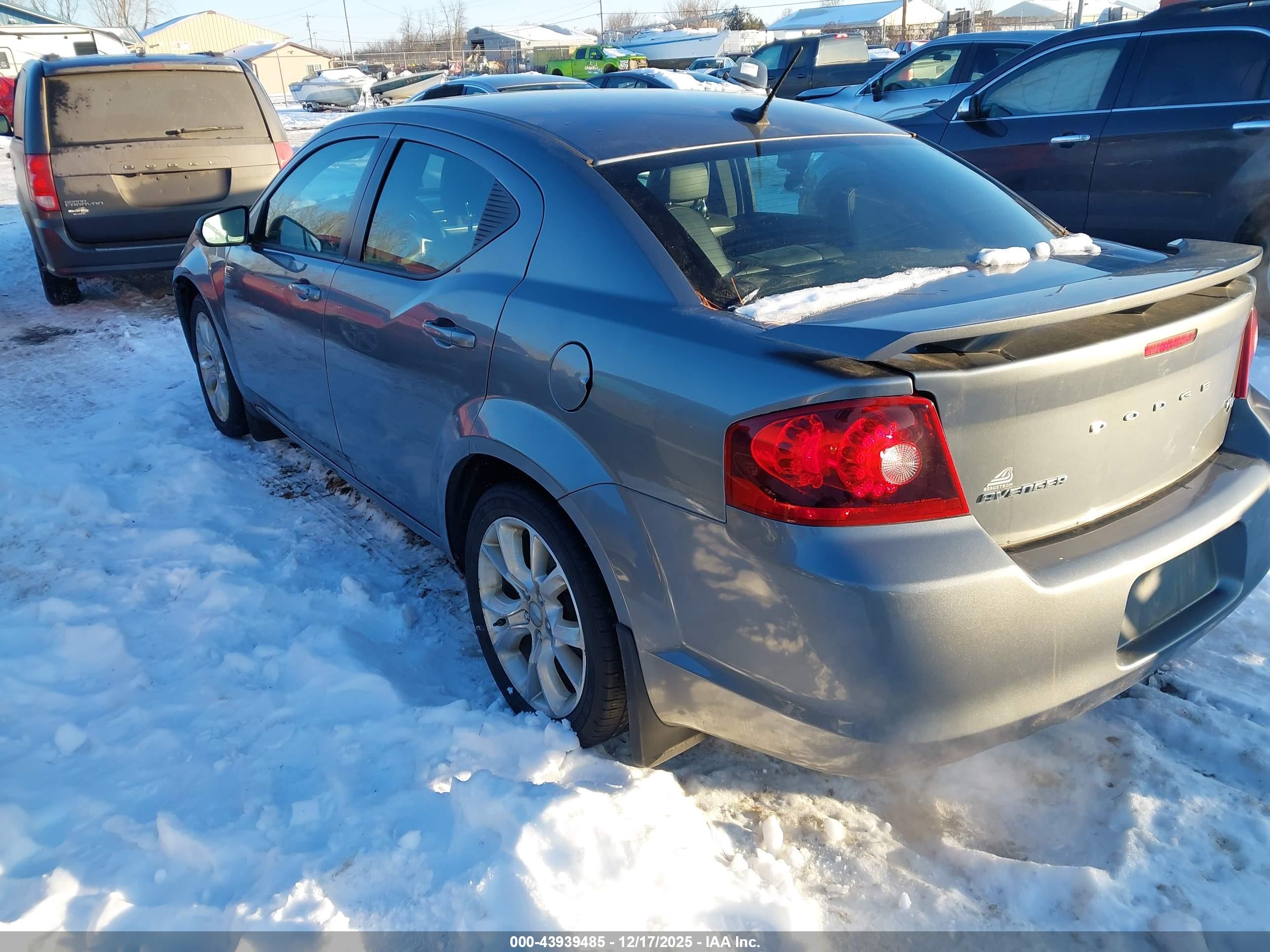 DODGE AVENGER image 3