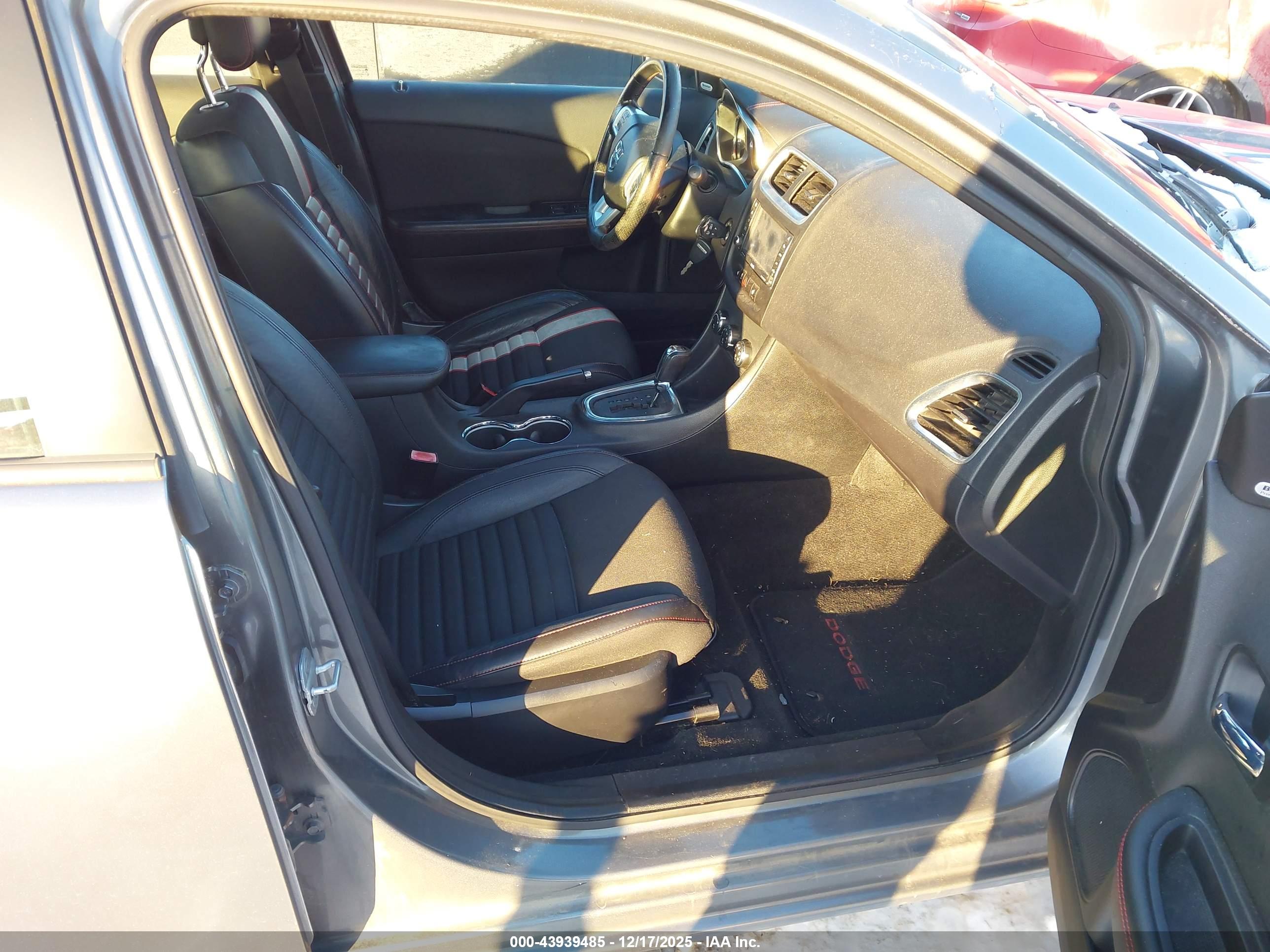 DODGE AVENGER image 5