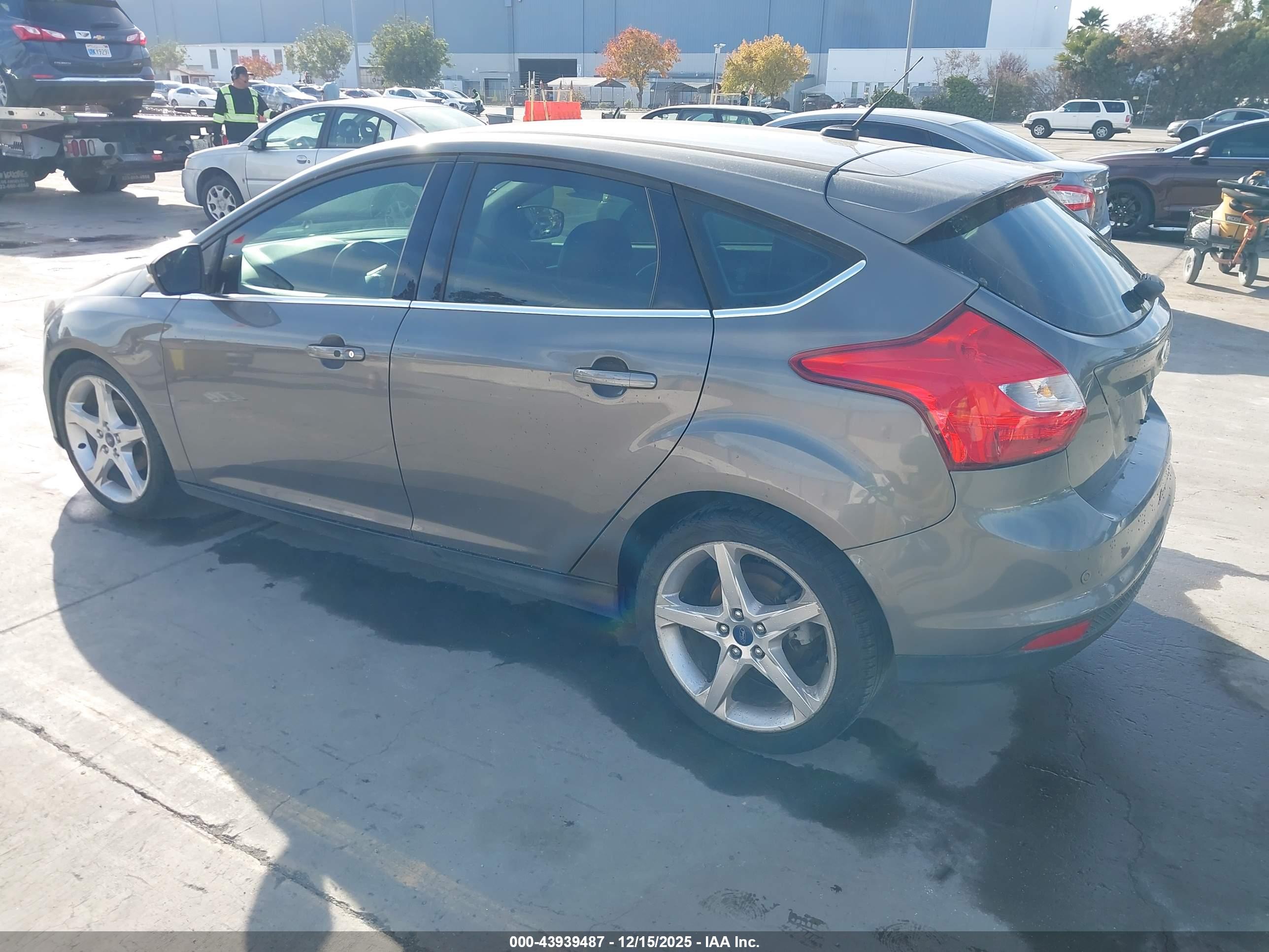 FORD FOCUS image 3