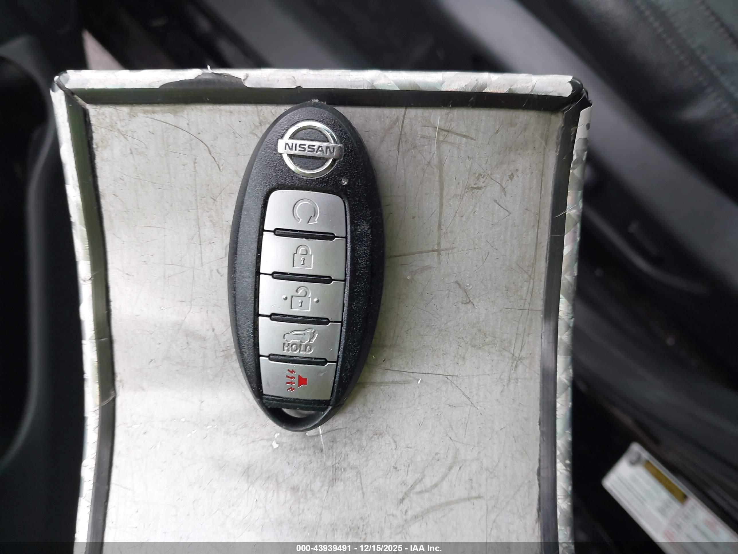 NISSAN ROGUE image 11