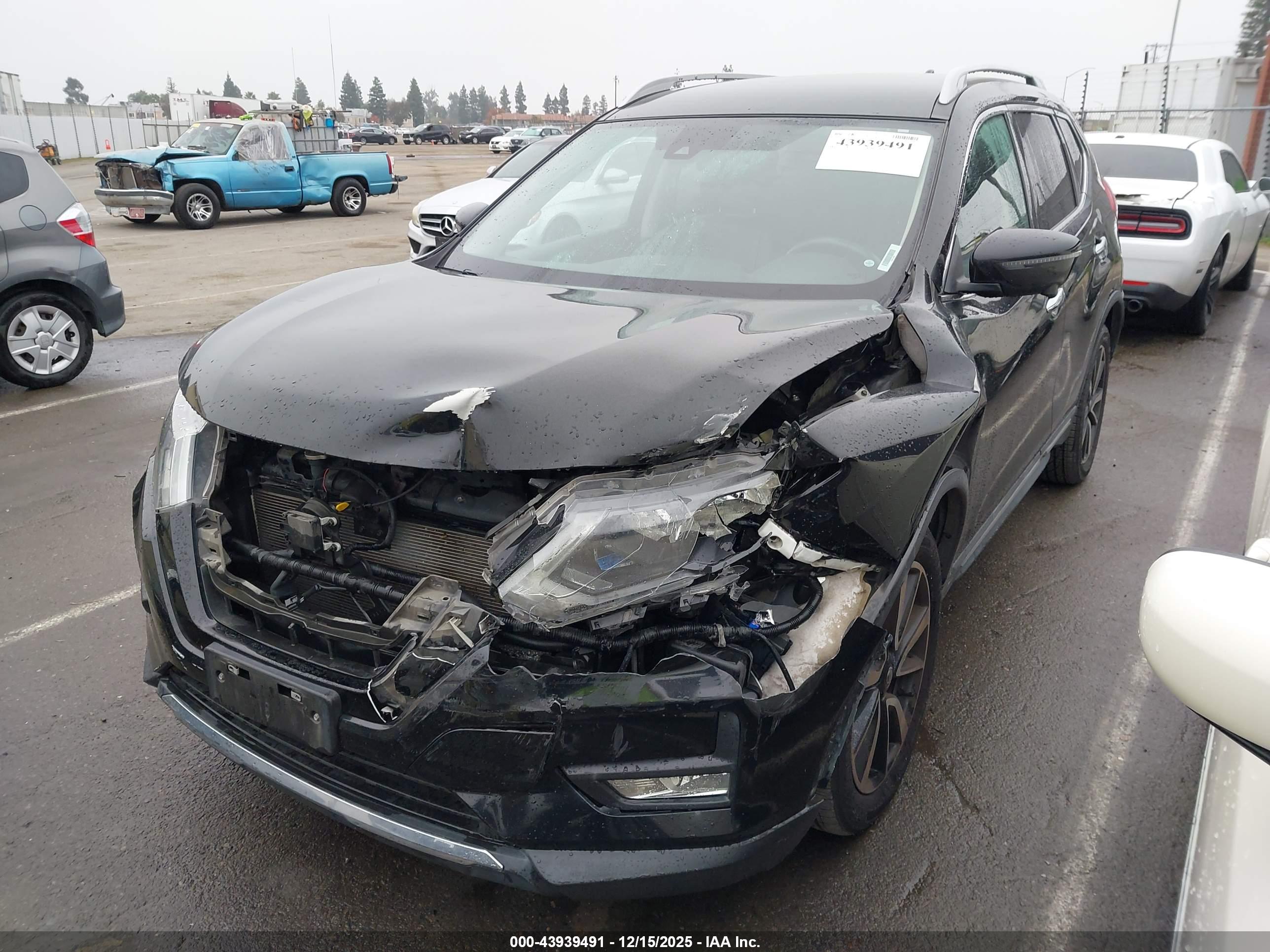 NISSAN ROGUE image 2