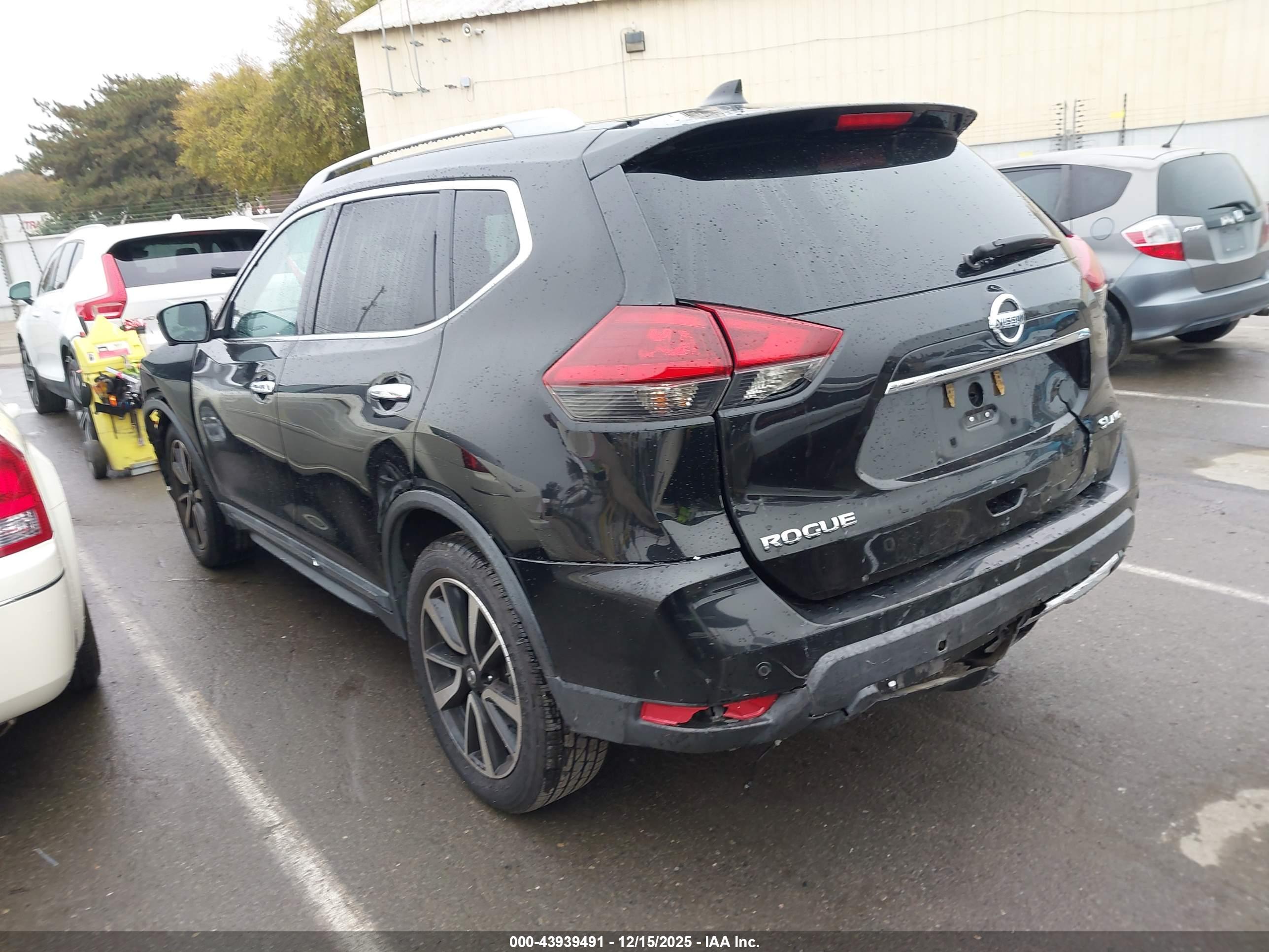 NISSAN ROGUE image 3