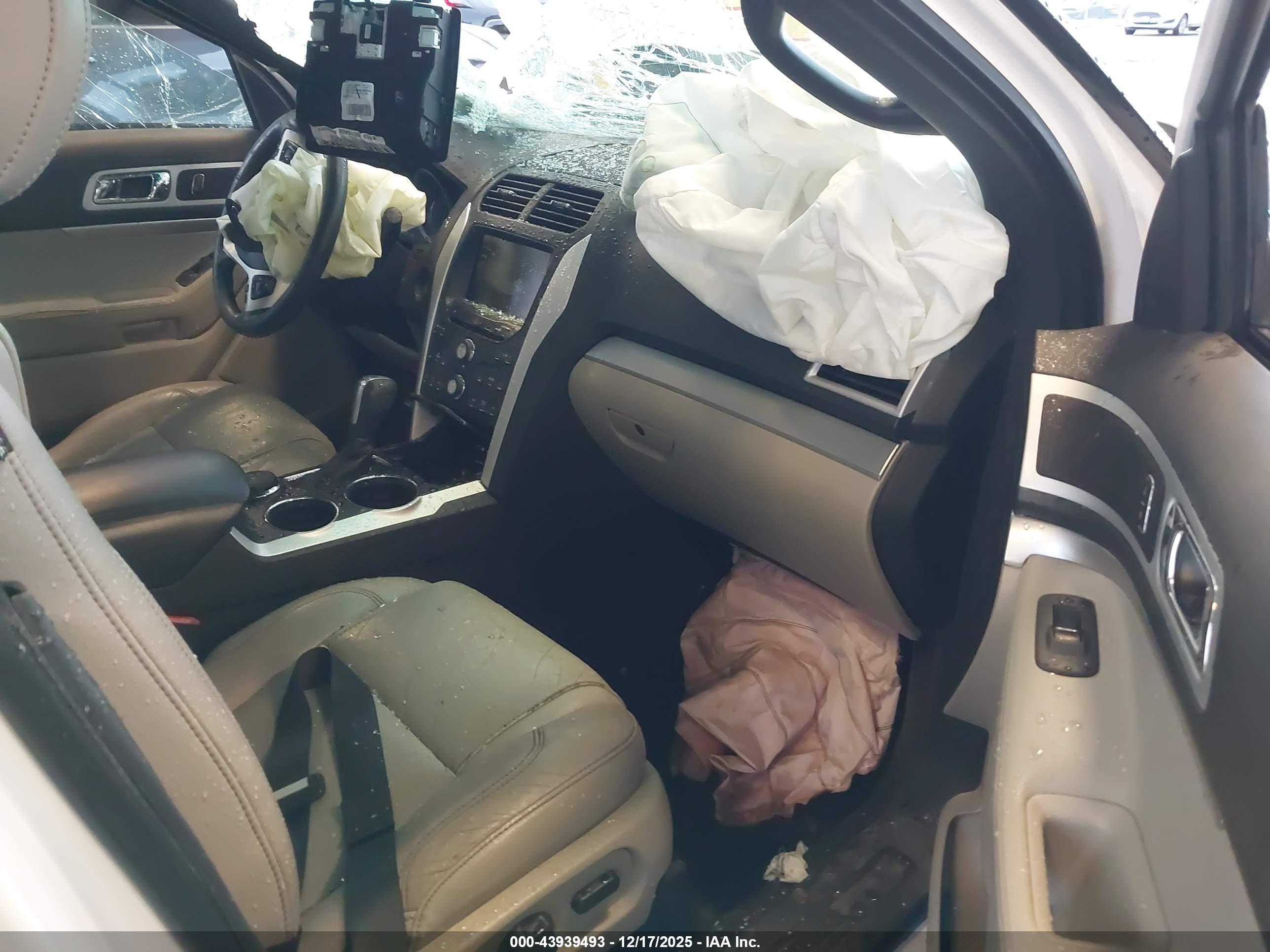 FORD EXPLORER image 5