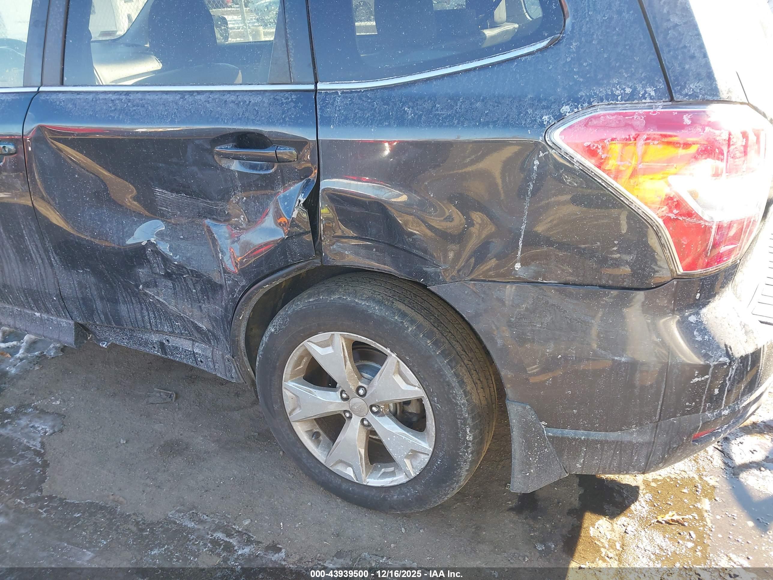 SUBARU FORESTER image 6