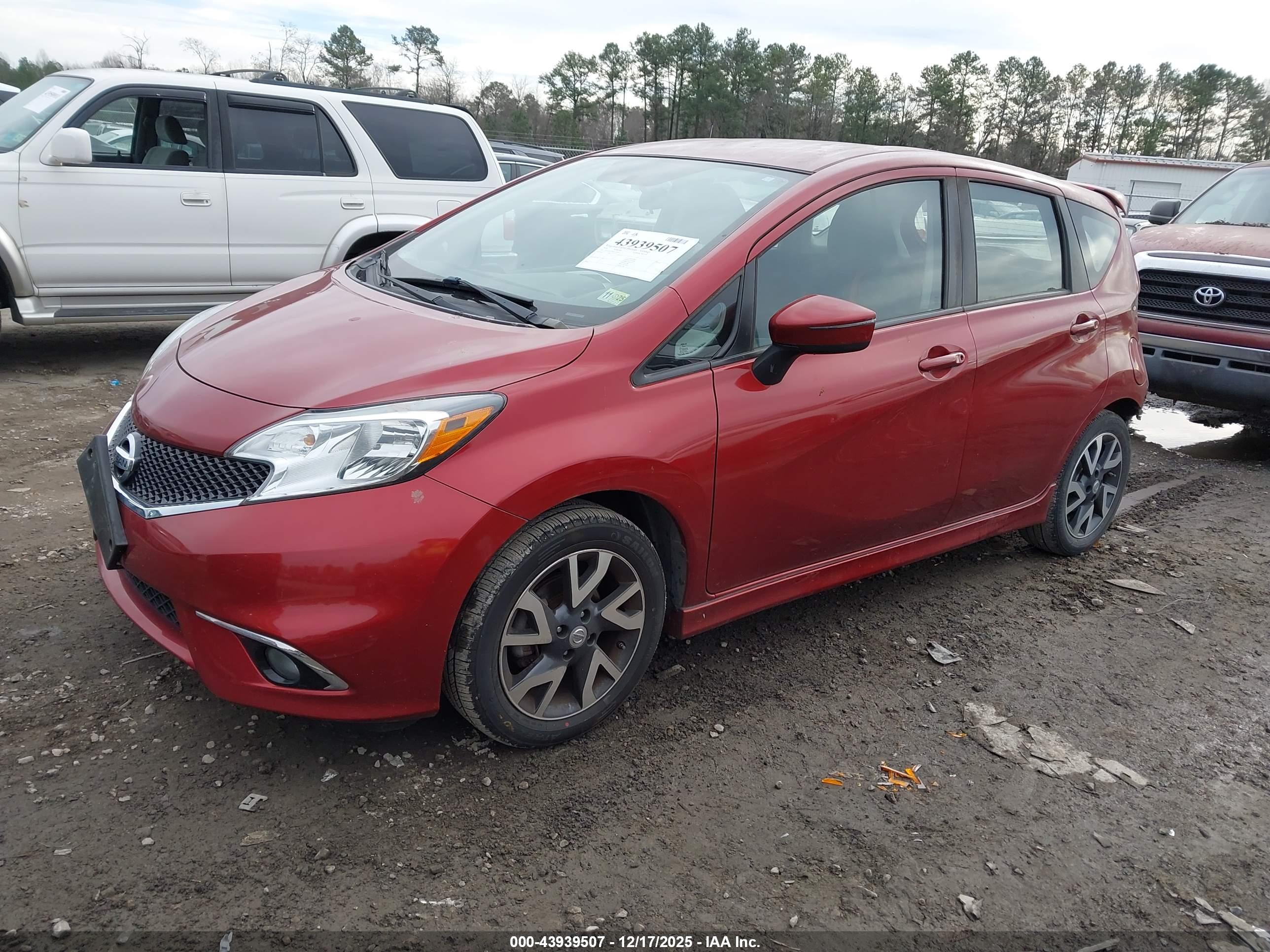 NISSAN VERSA image 2