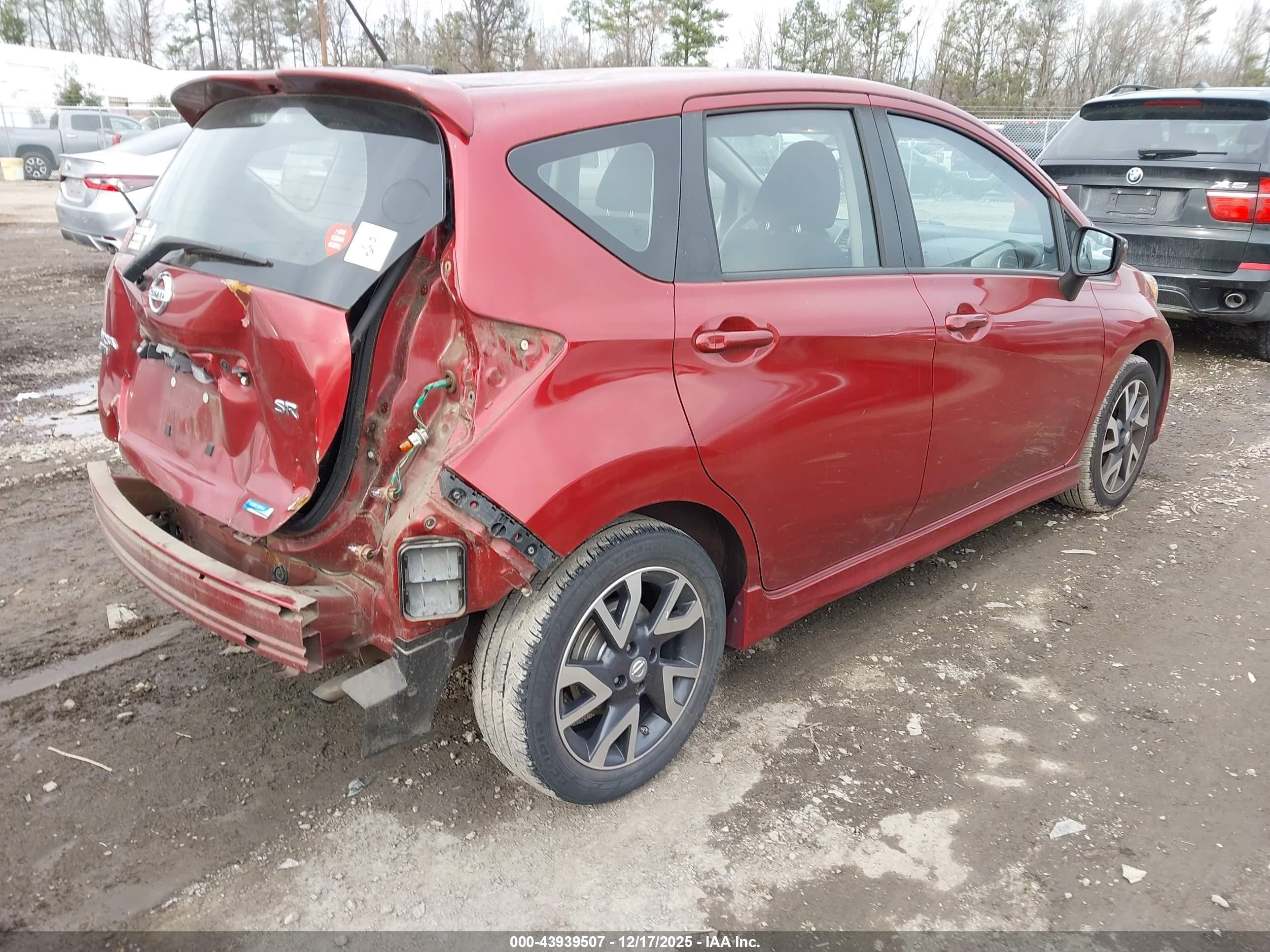 NISSAN VERSA image 4