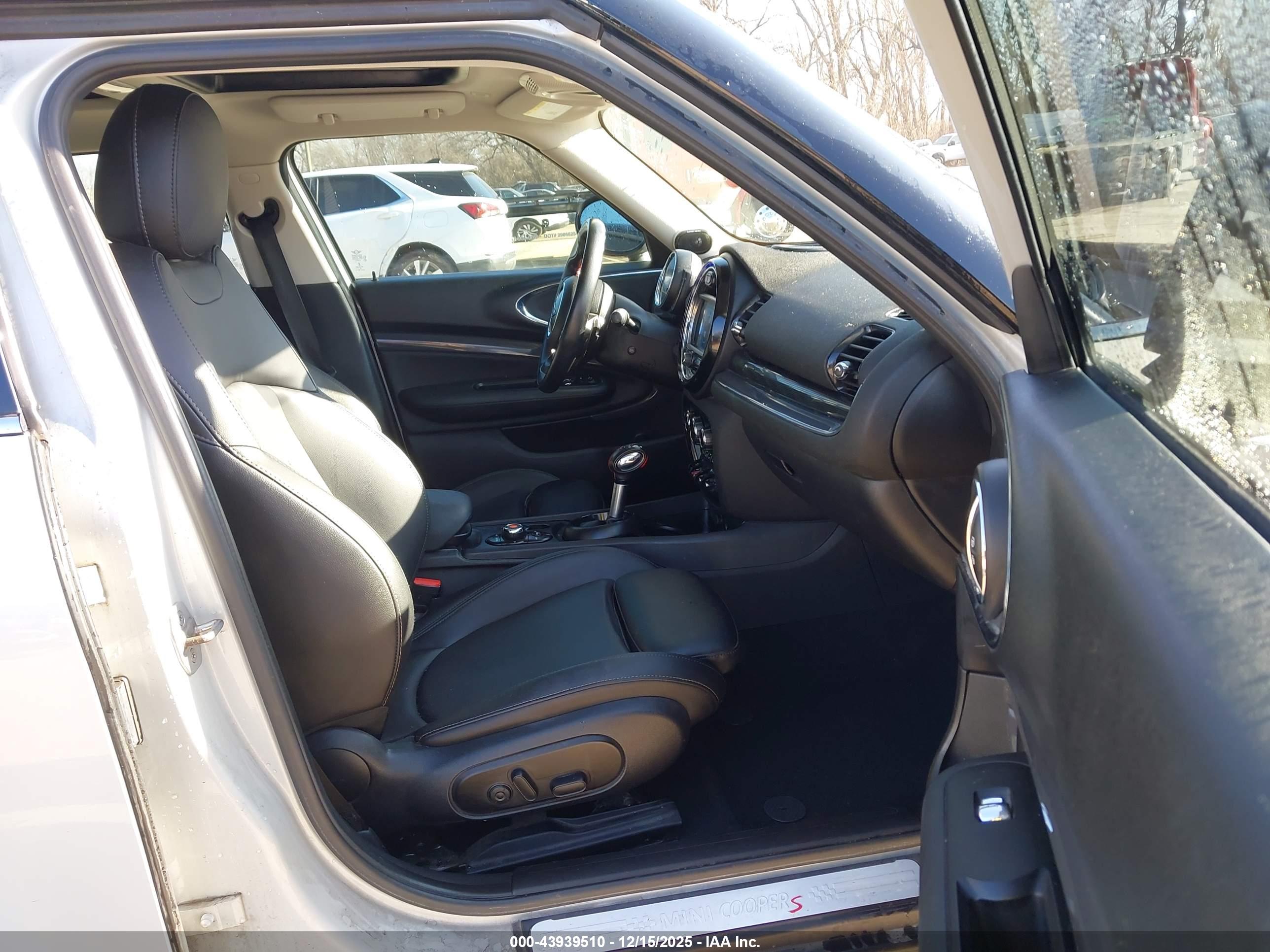 MINI CLUBMAN image 5