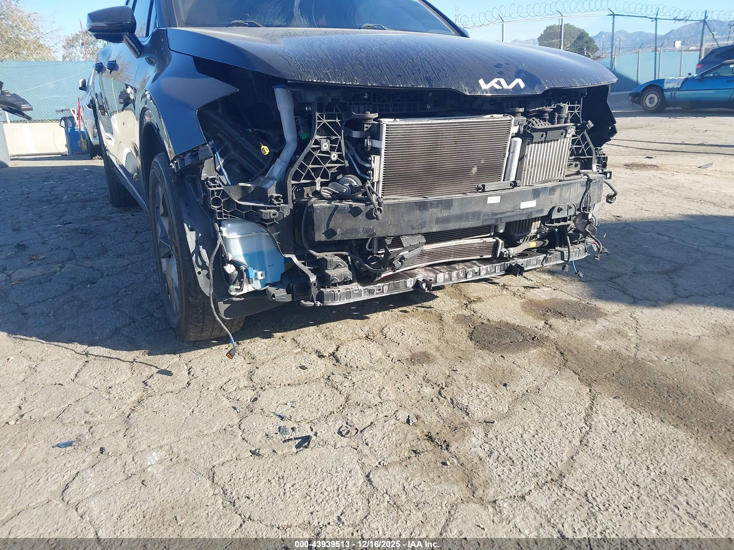 KIA SPORTAGE image 6
