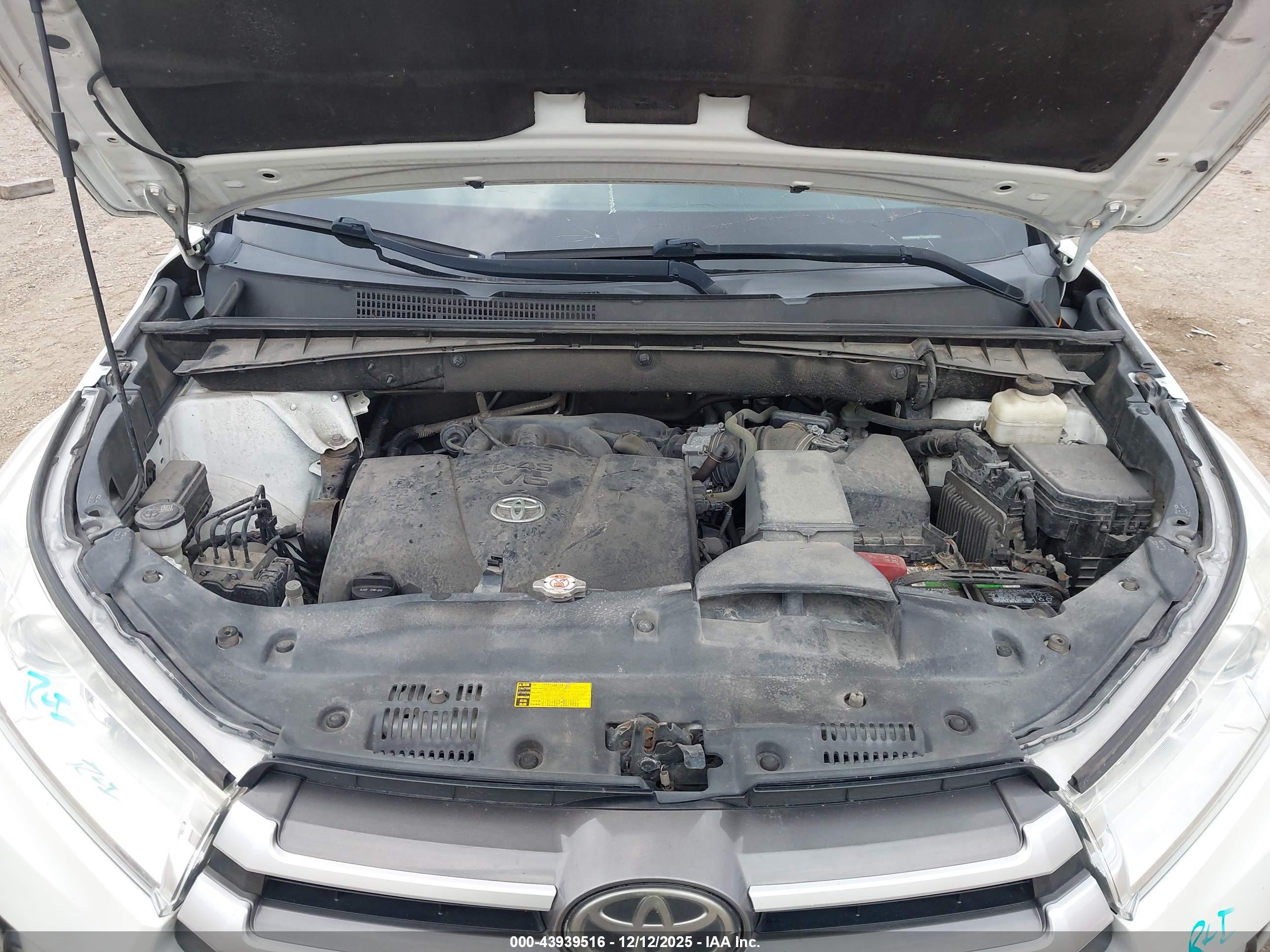 TOYOTA HIGHLANDER image 10