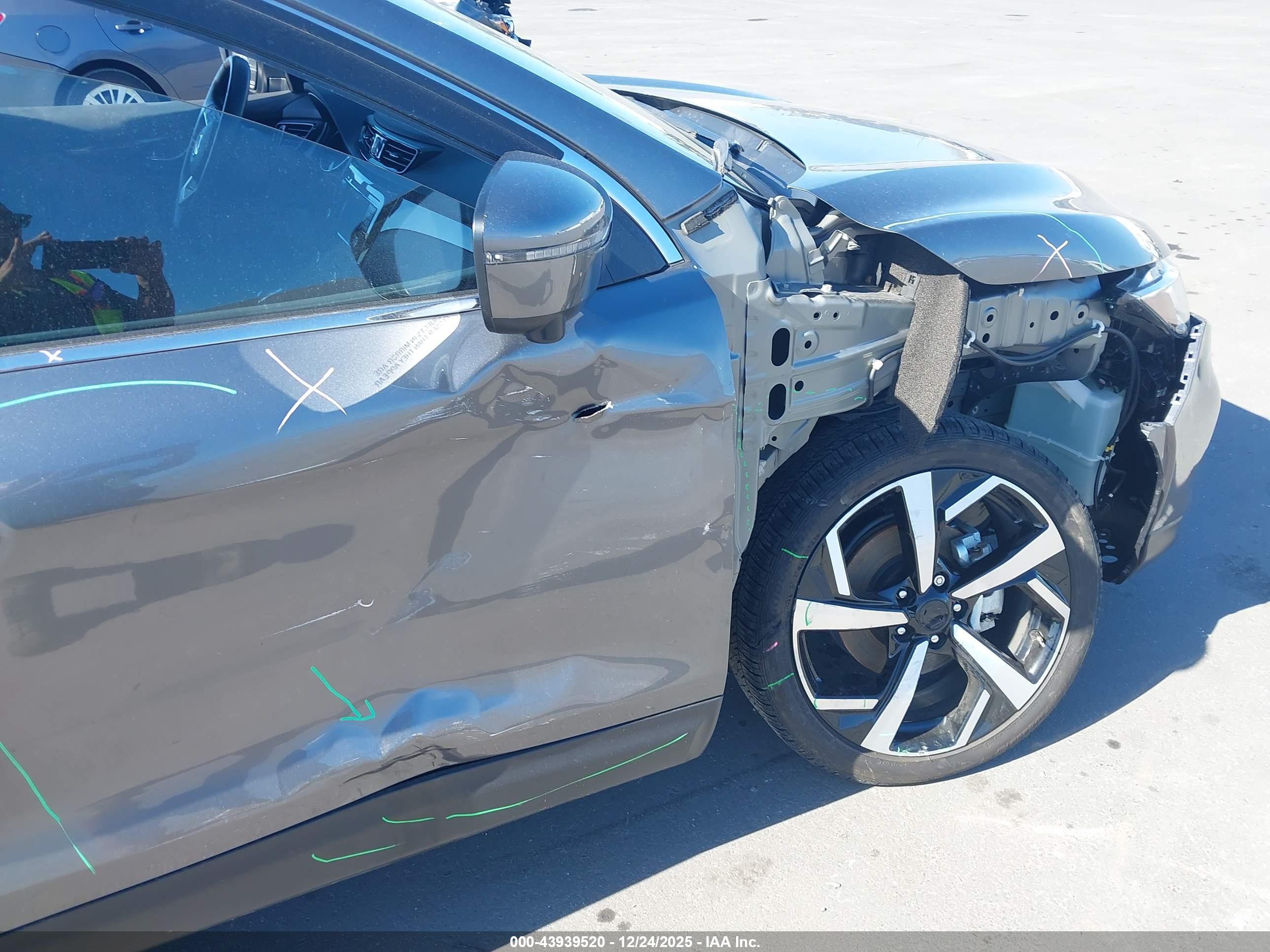 NISSAN ROGUE image 6
