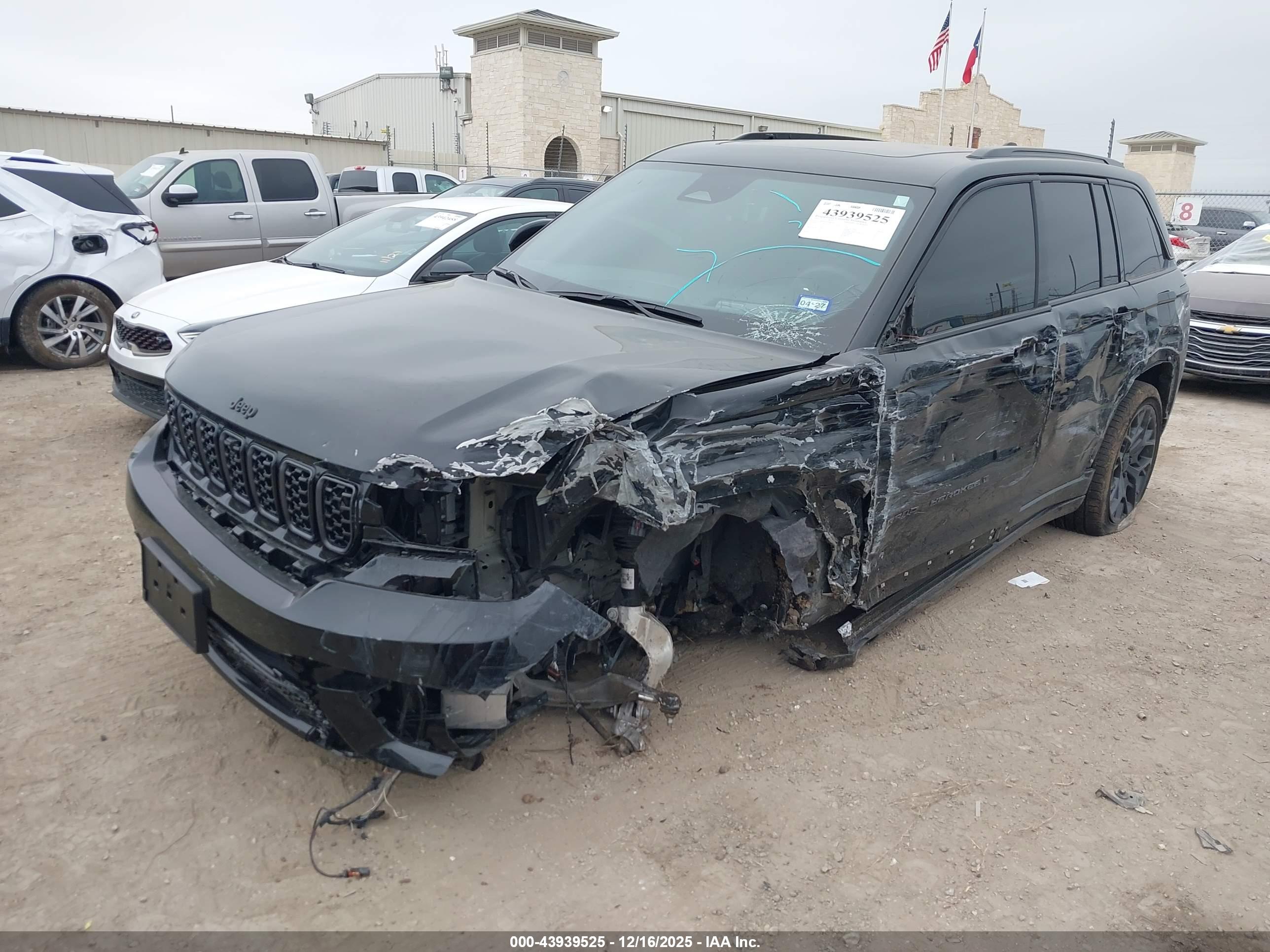JEEP GRAND image 2
