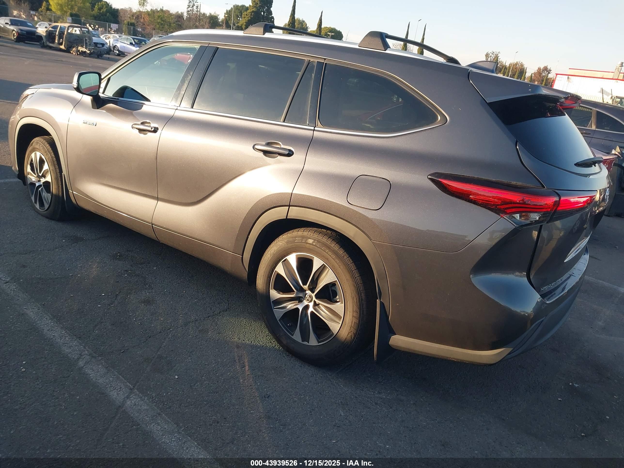 TOYOTA HIGHLANDER image 3