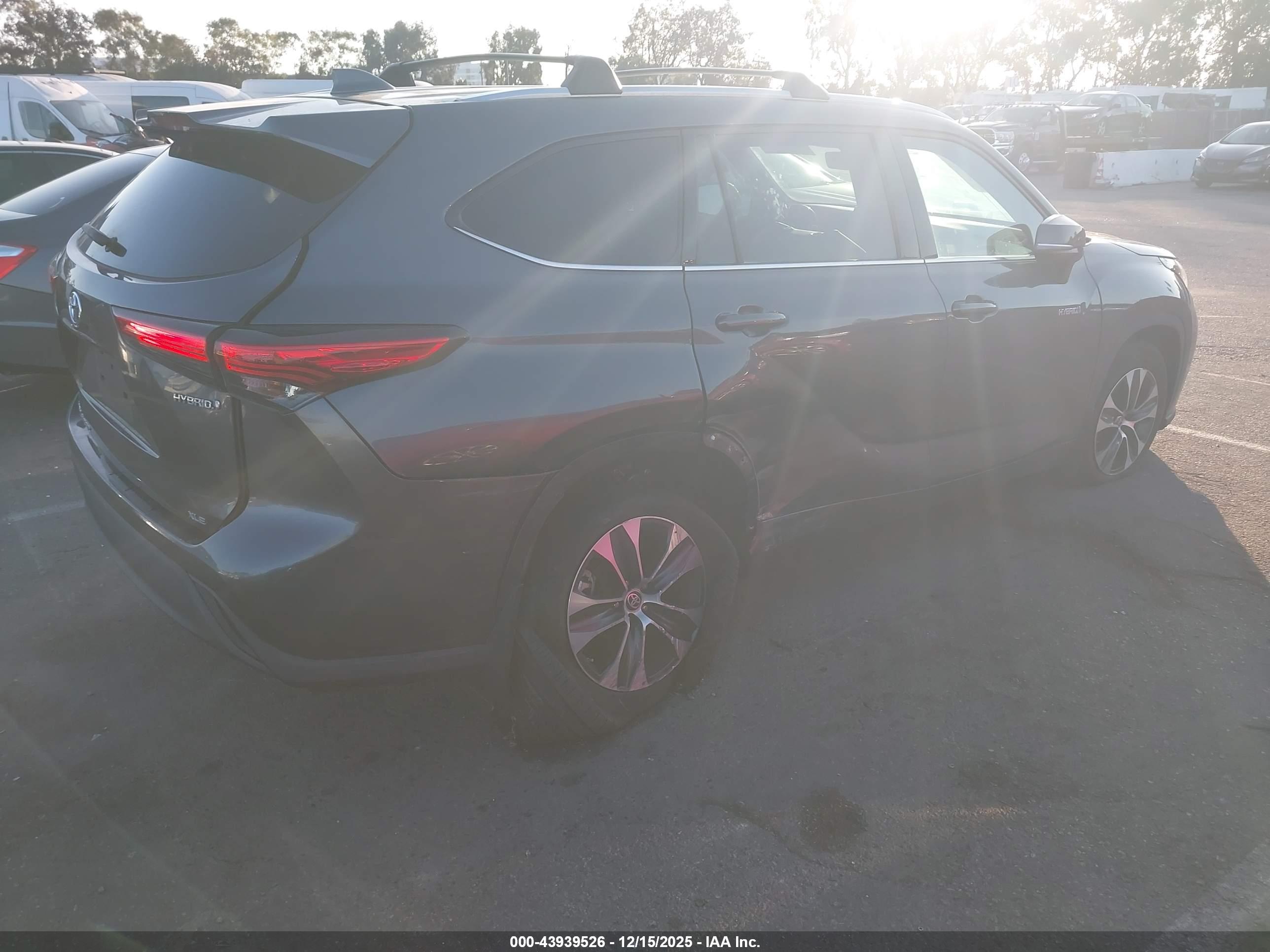 TOYOTA HIGHLANDER image 4