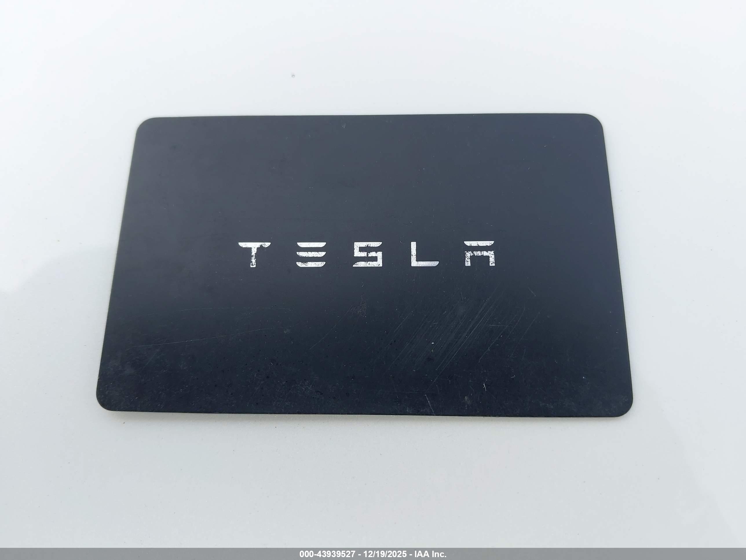 TESLA MODEL image 11