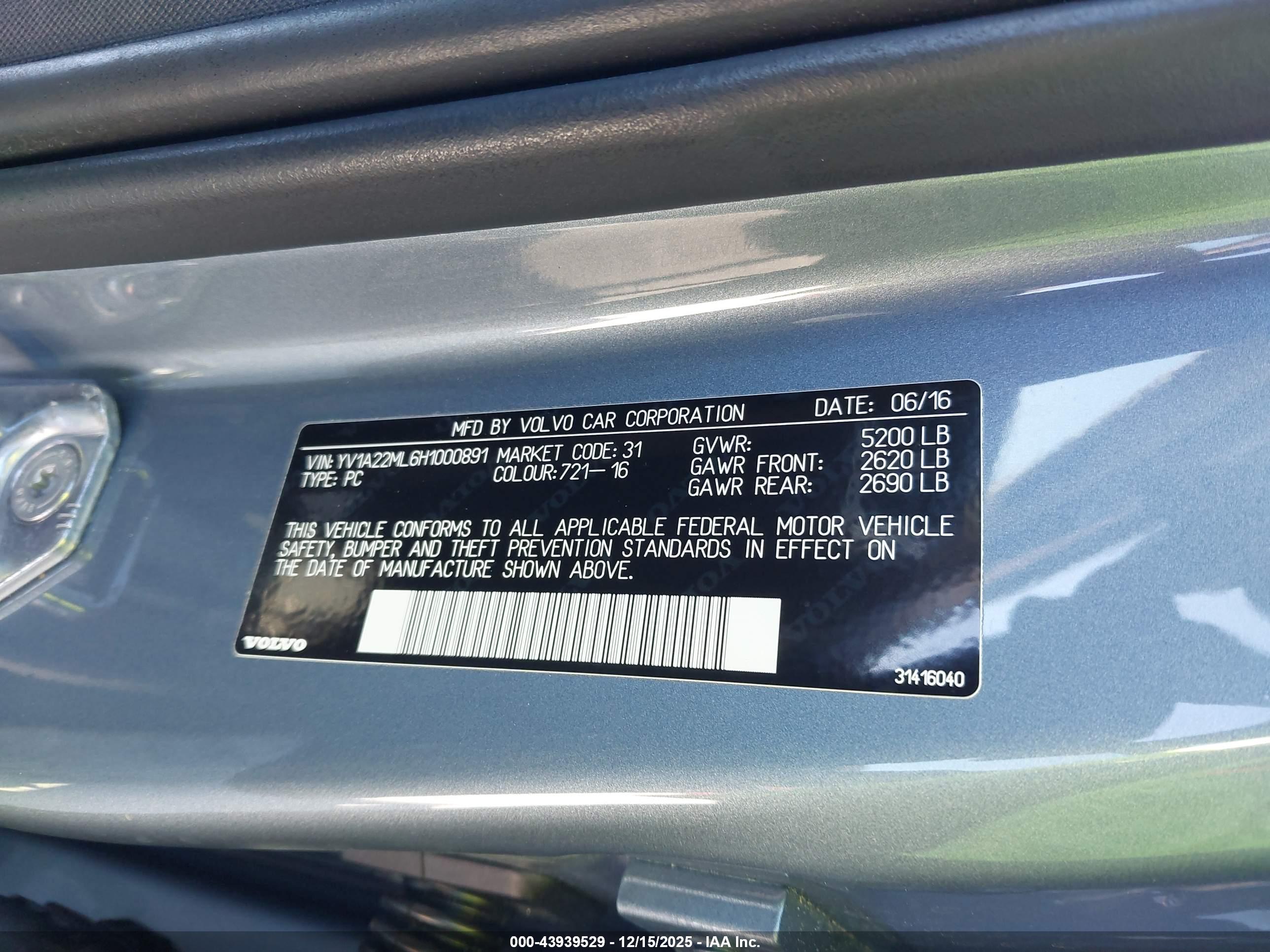 VOLVO S90 image 9