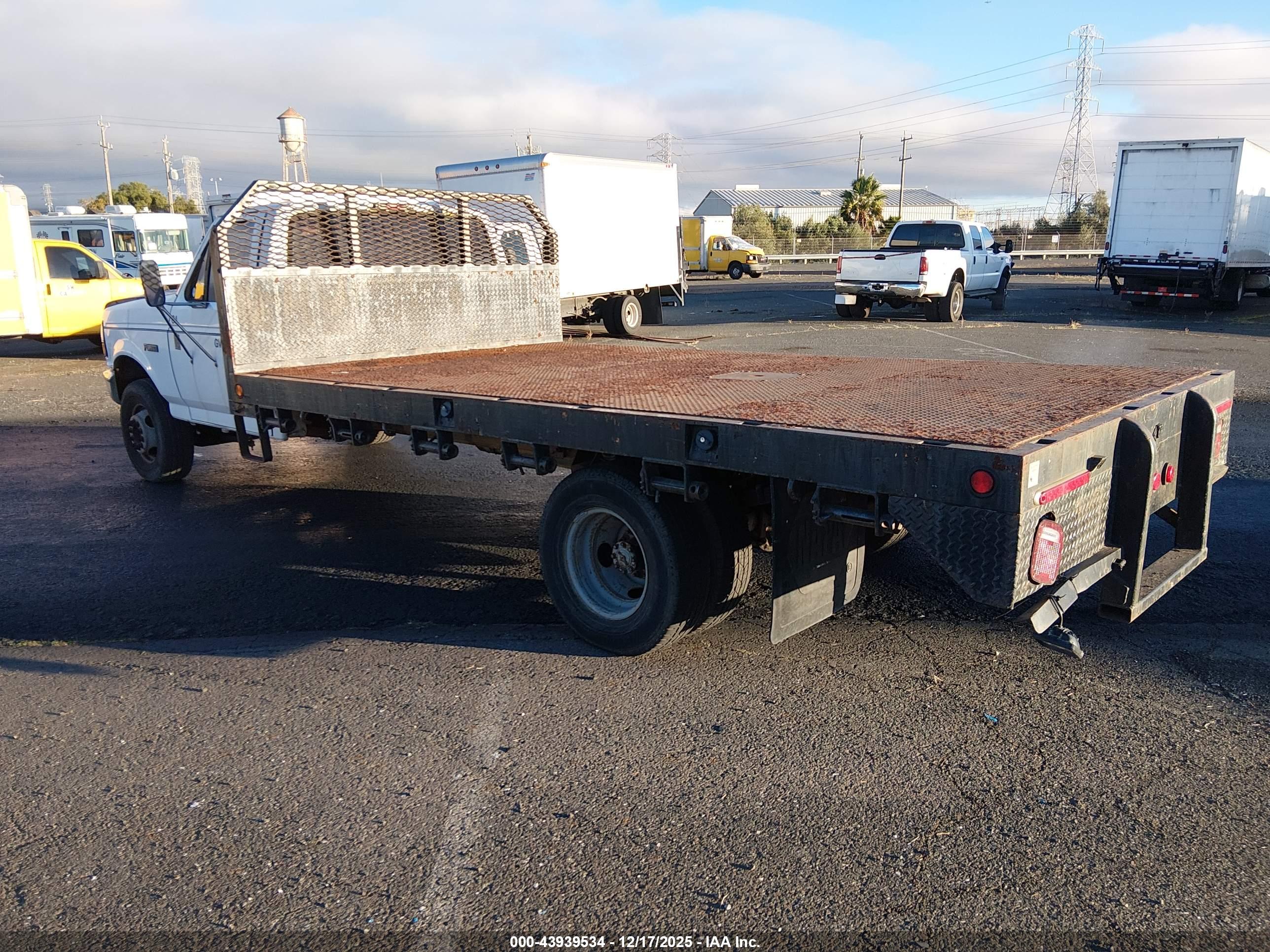 FORD F image 3