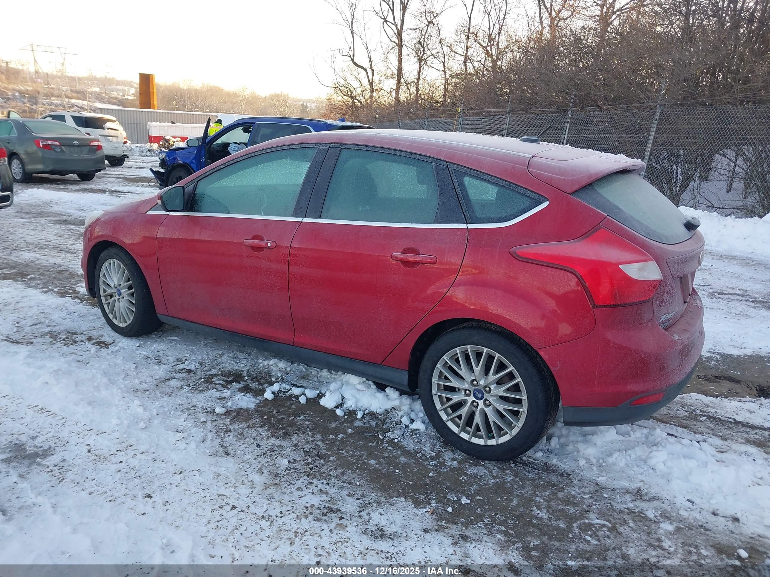 FORD FOCUS image 3