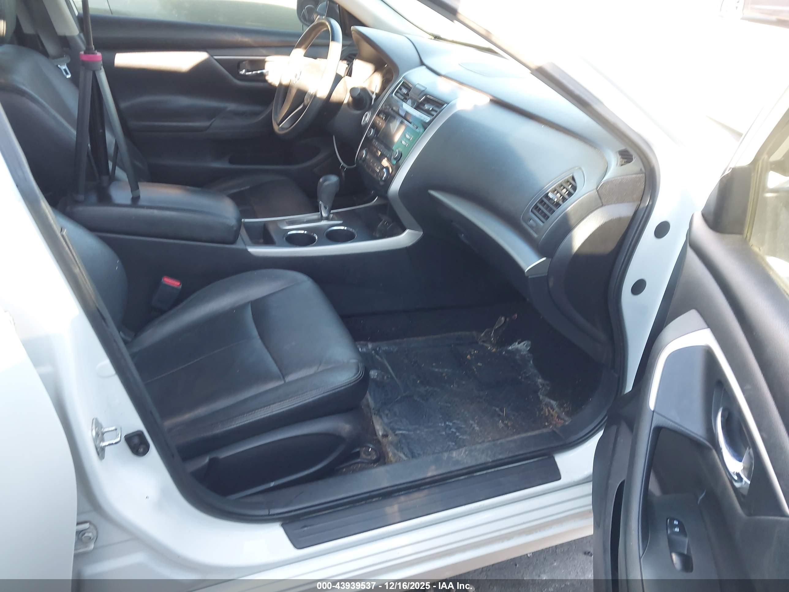 NISSAN ALTIMA image 5