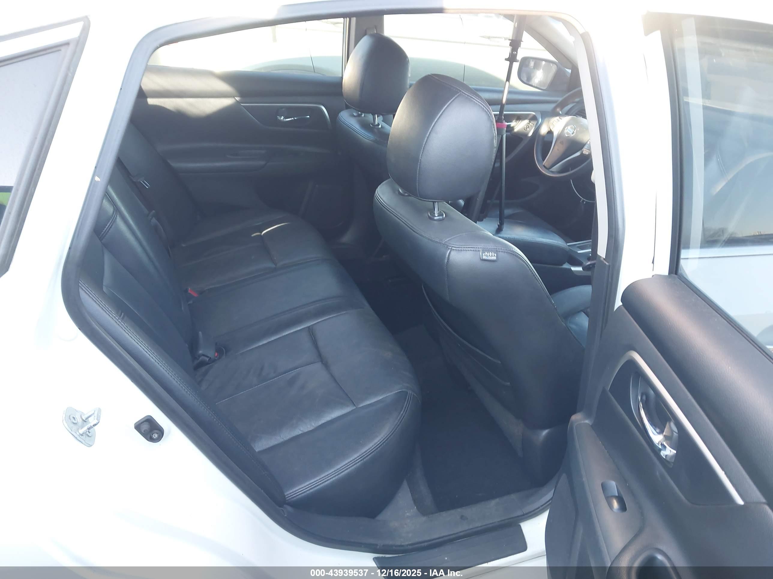NISSAN ALTIMA image 8