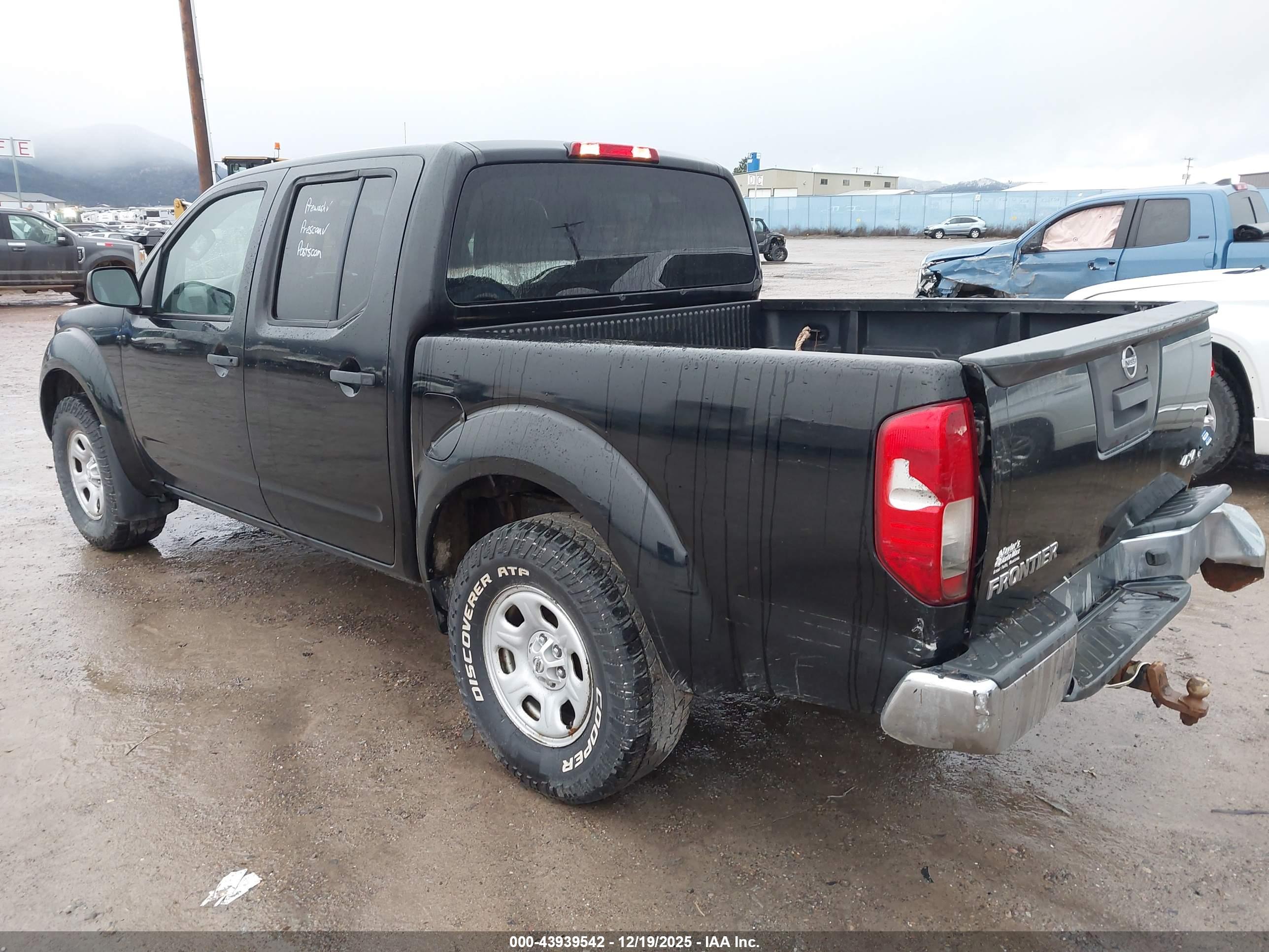NISSAN FRONTIER image 3