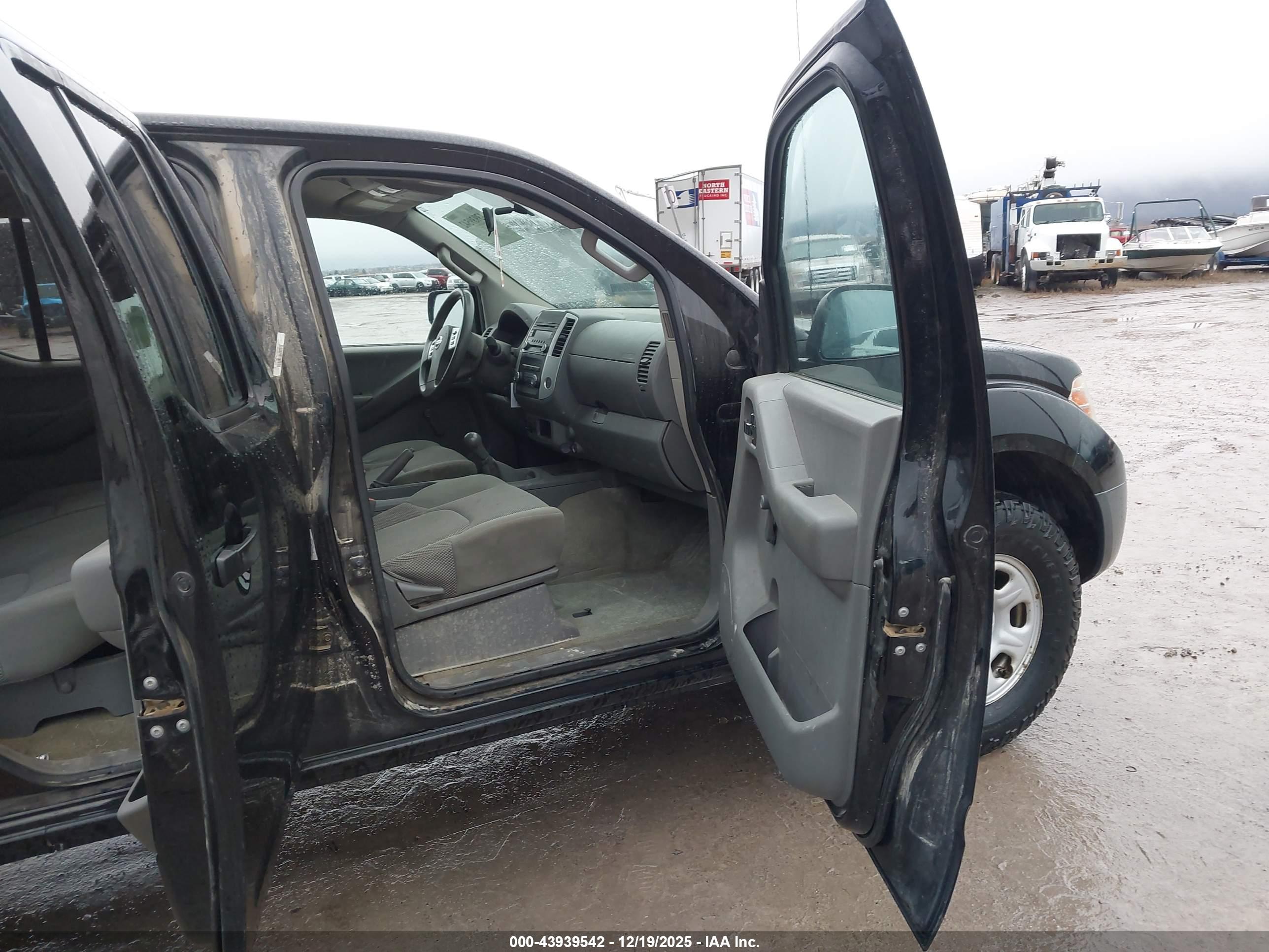 NISSAN FRONTIER image 5