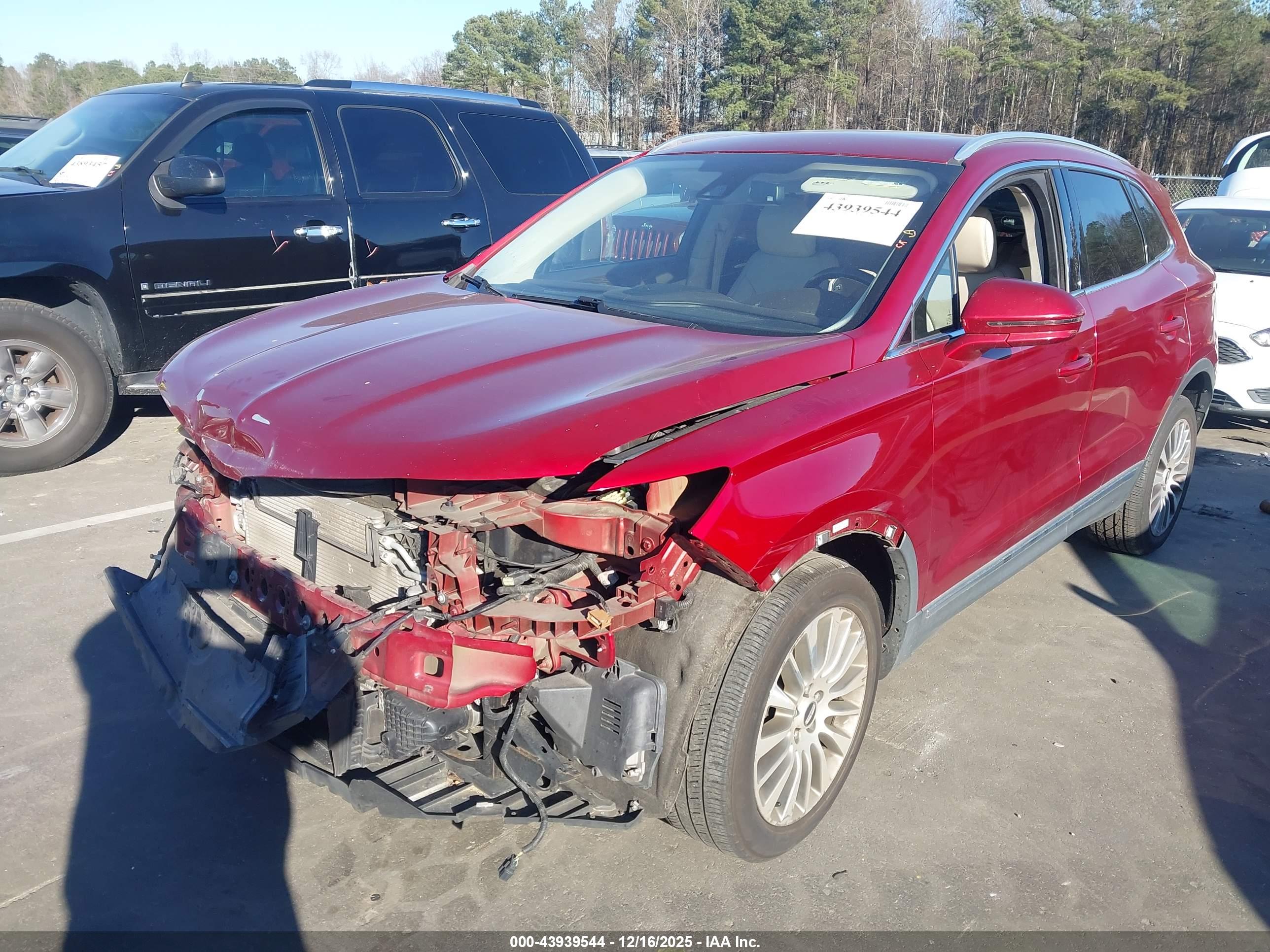 LINCOLN MKC image 2