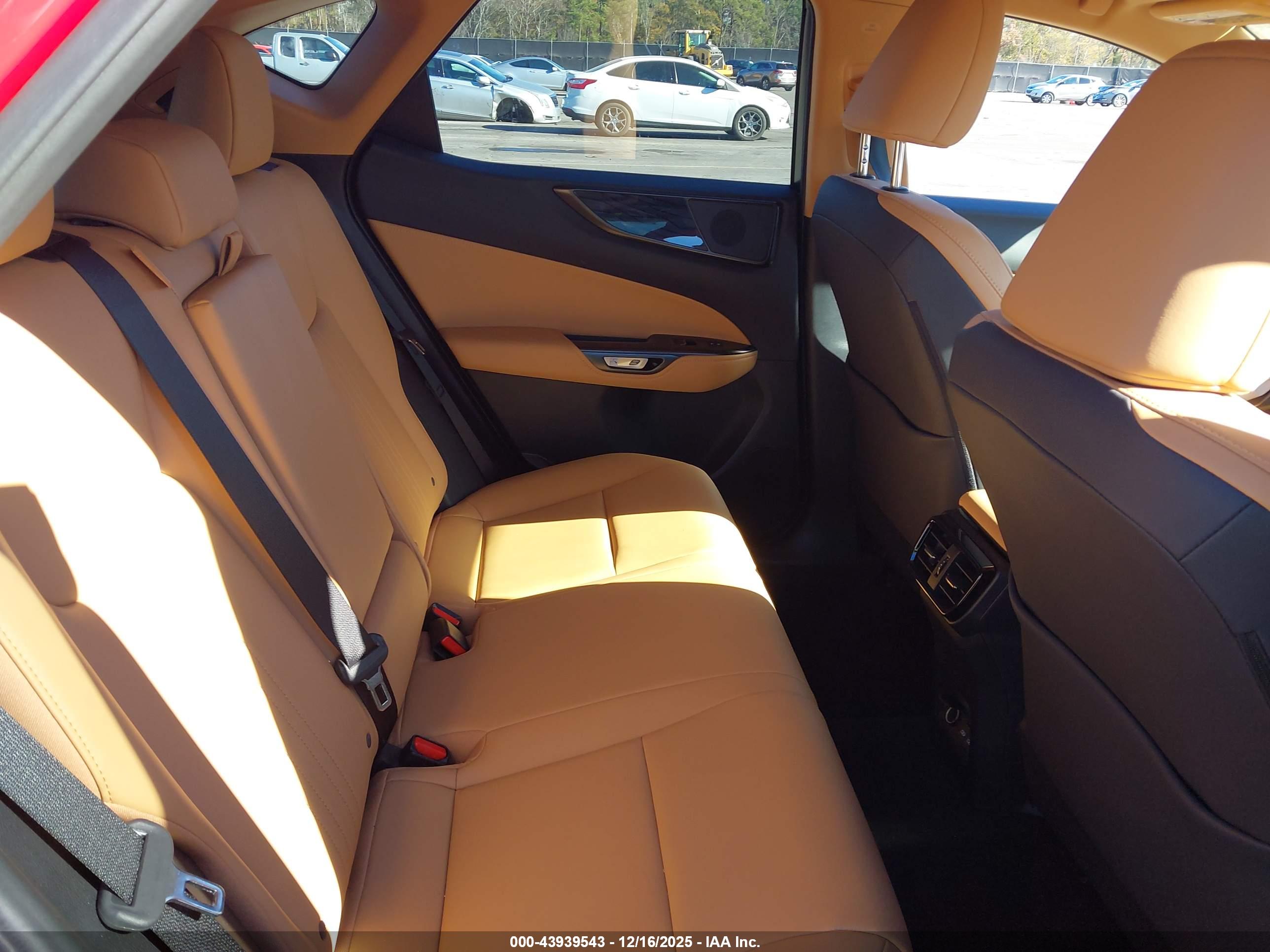 LEXUS NX image 8