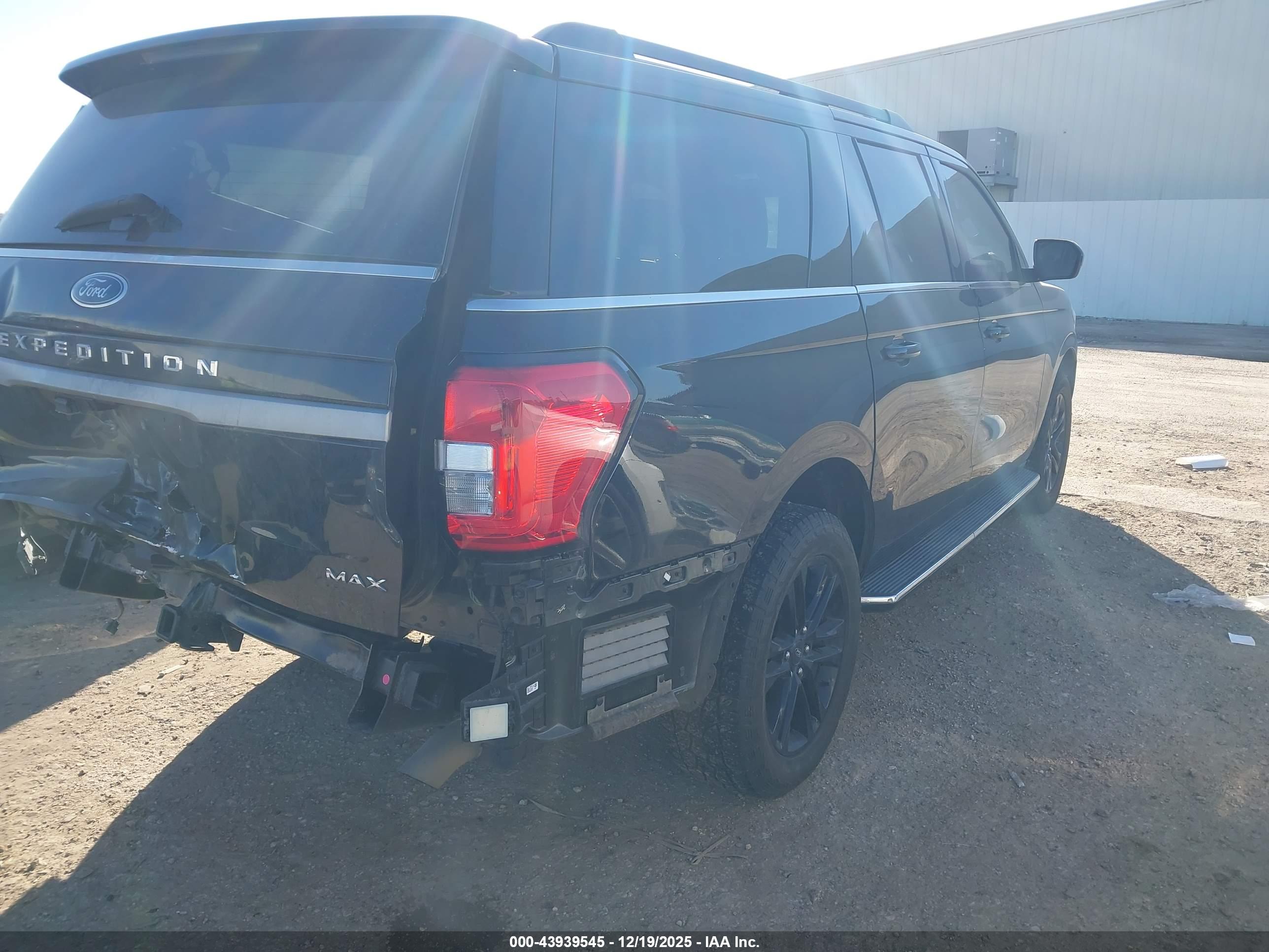 FORD EXPEDITION image 4