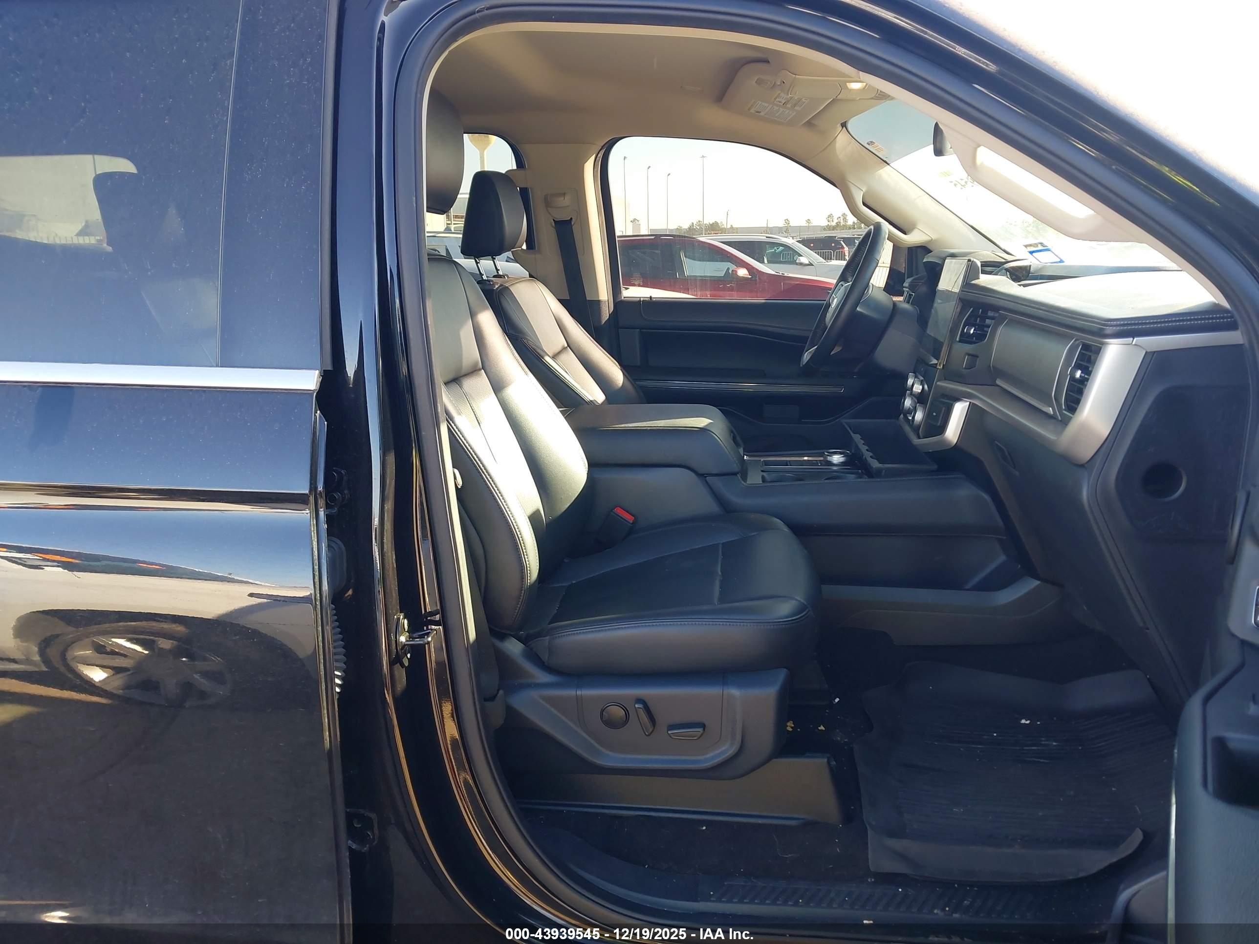 FORD EXPEDITION image 5