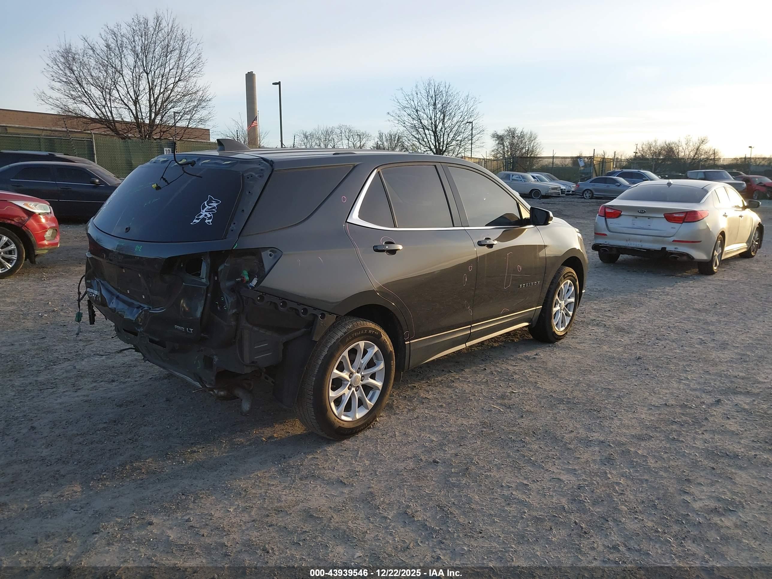 CHEVROLET EQUINOX image 4