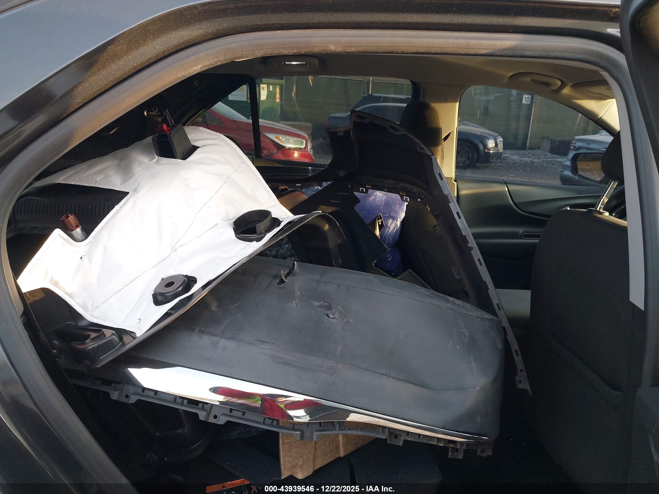 CHEVROLET EQUINOX image 8