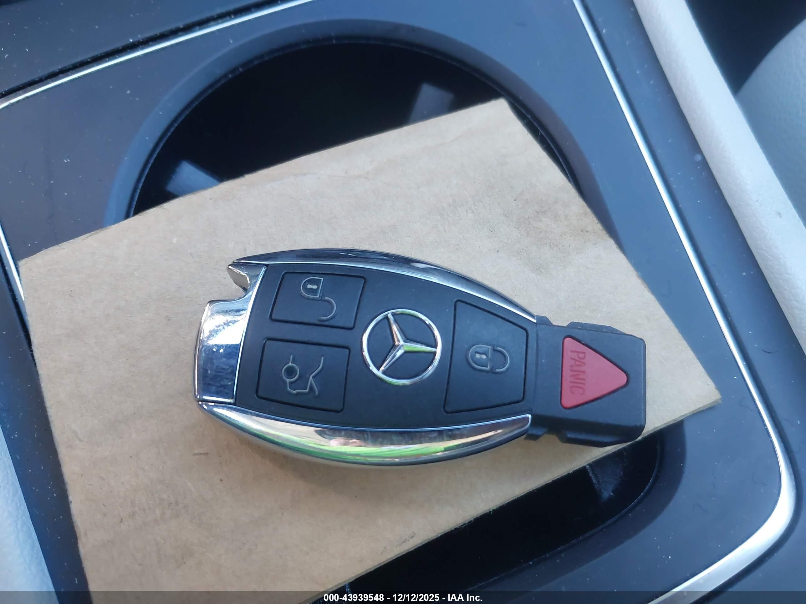MERCEDES-BENZ GLA image 11