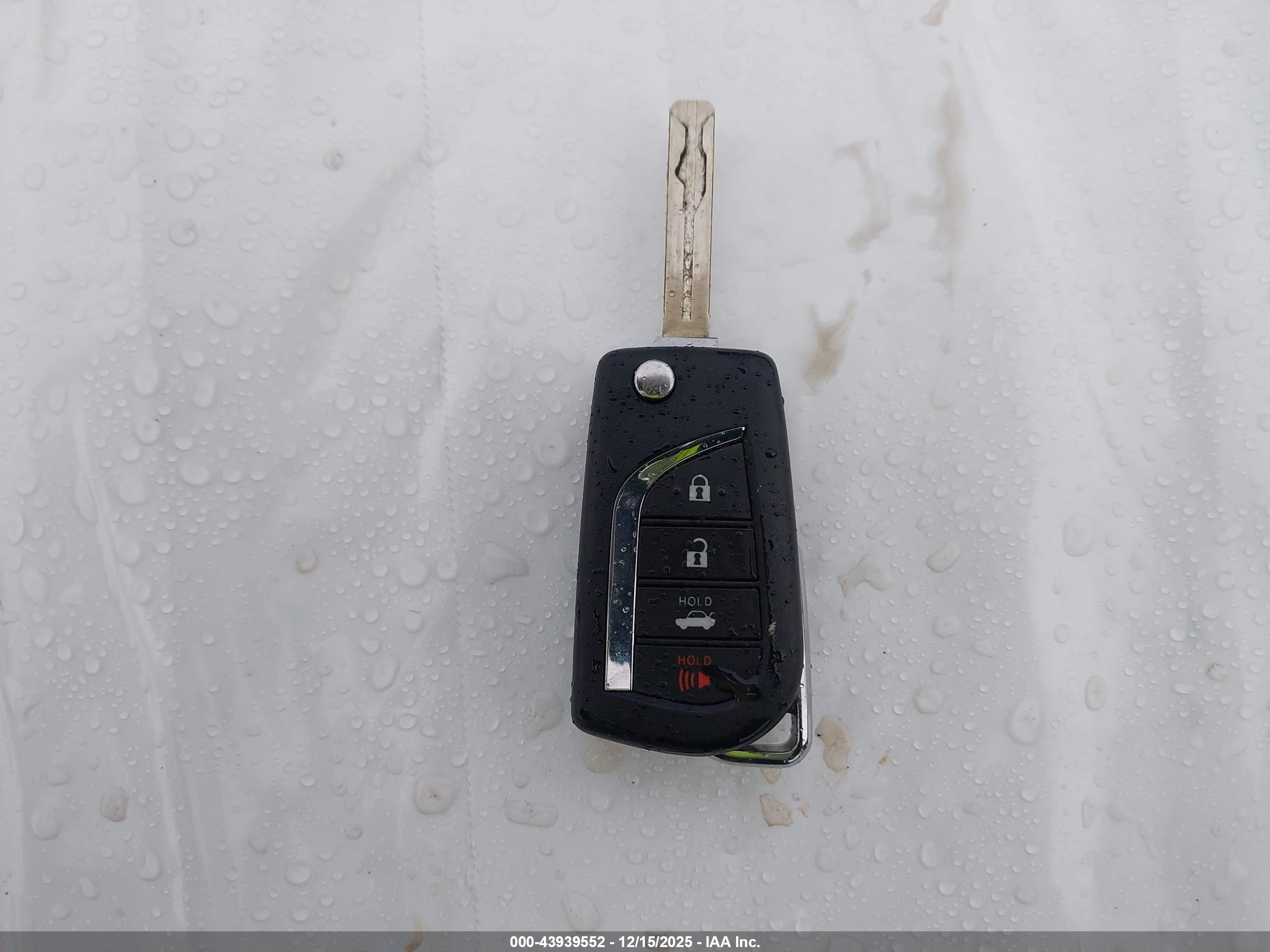 TOYOTA COROLLA image 11