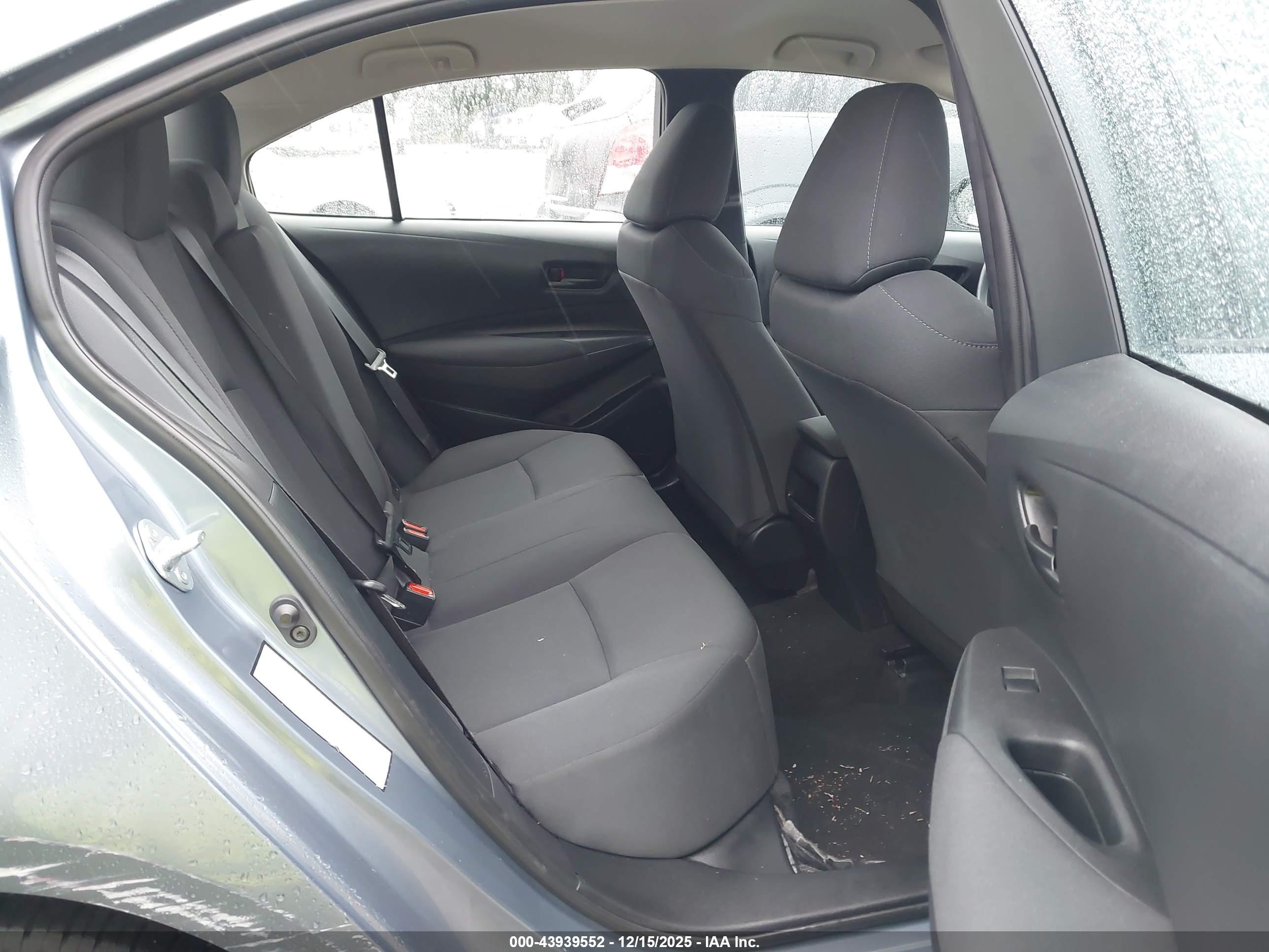 TOYOTA COROLLA image 8