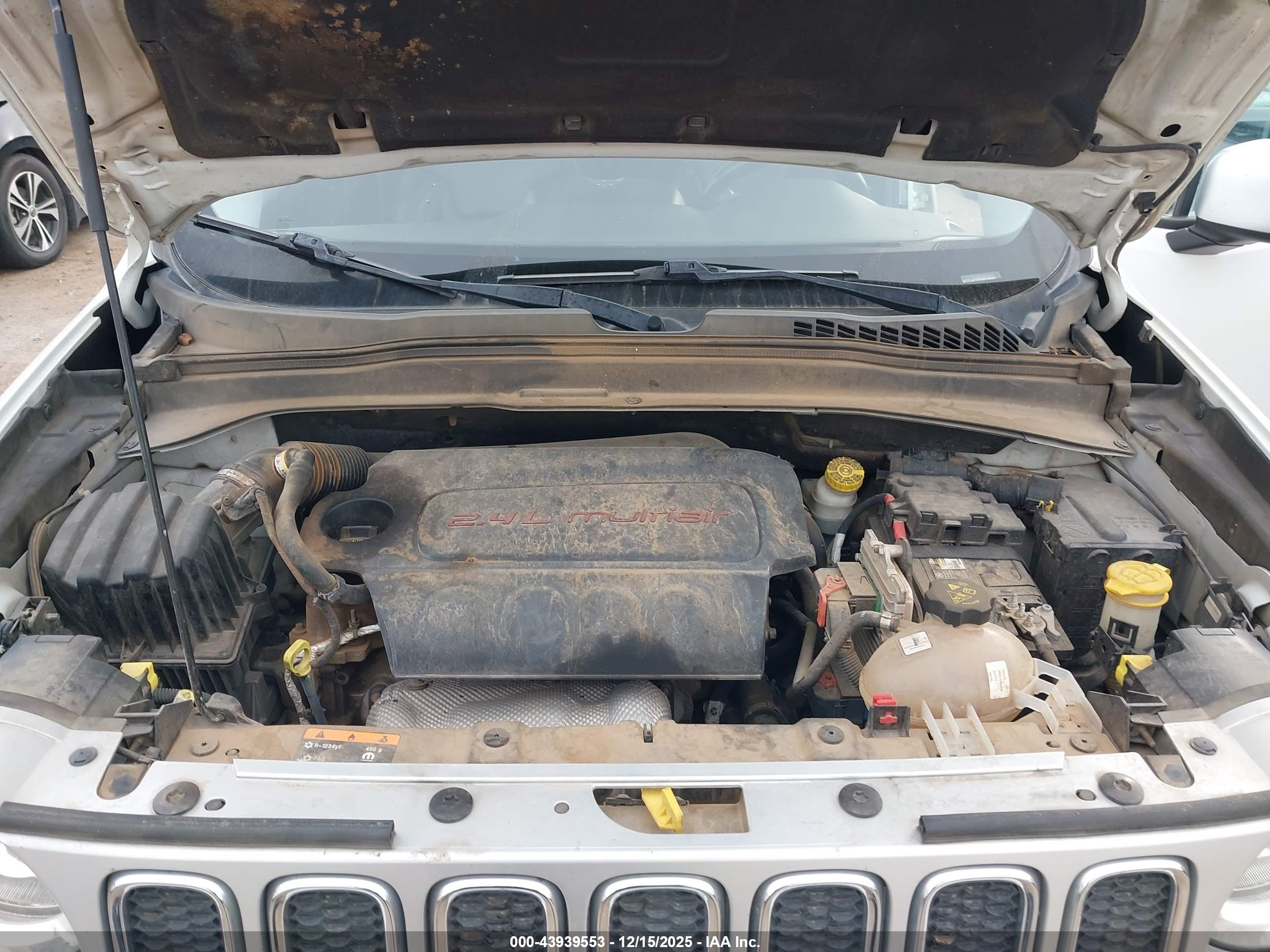 JEEP RENEGADE image 10